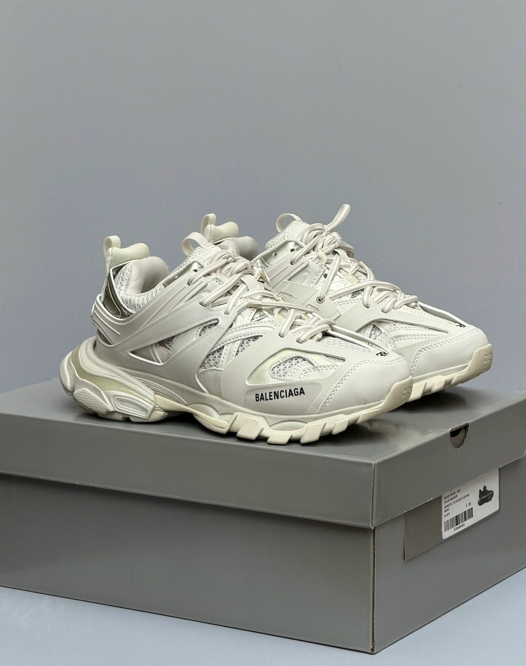 кроссовки женские balenciaga,кроссовки balenciaga,кроссовки balenciaga track 1. 0 men бежевый,кроссовки balenciaga track,кроссовки баленсиага track 1