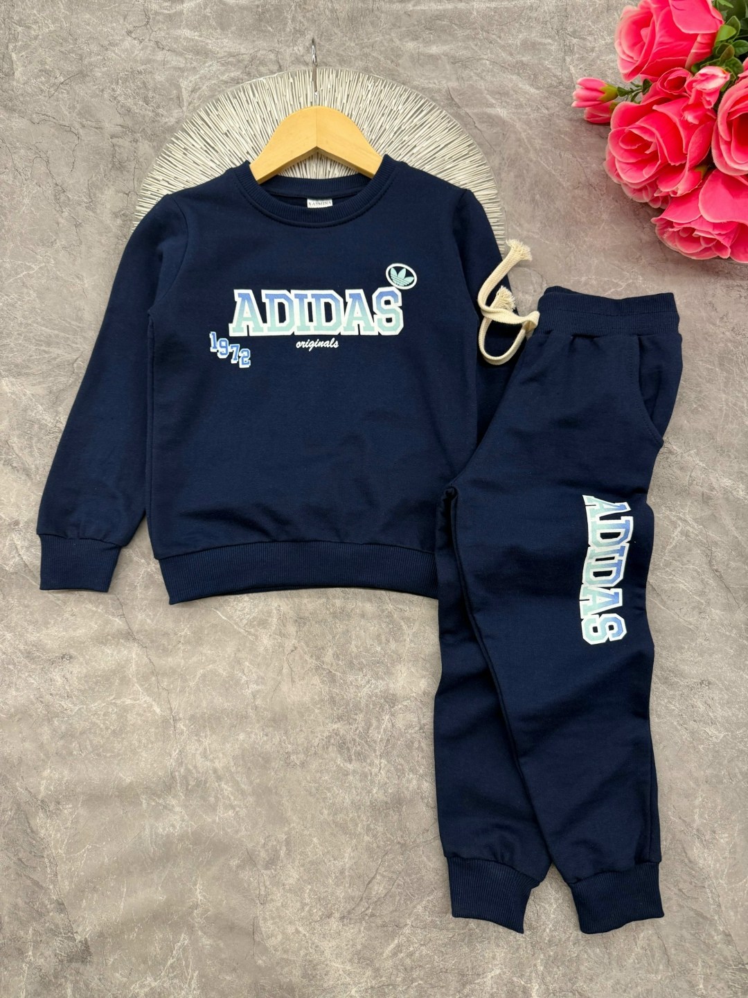 adidas детский спортивный костюм s21664,костюм спортивный для мальчика,спортивный костюм адидас теплый,детский спортивный костюм adidas,костюм спортивный