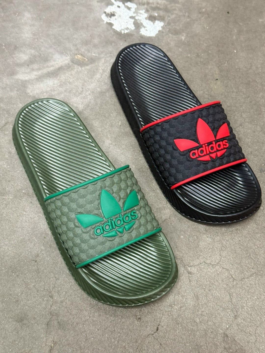 шлепанцы adidas,adidas сланцы,массажные сланцы адидас,силиконовые сланцы адидас,адидас сланцы