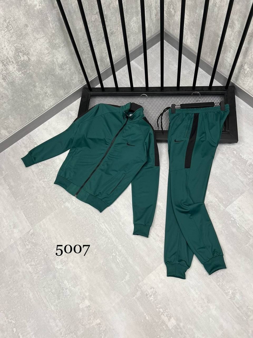 спортивные костюмы nike,спортивные костюмы мужские,мужской спортивный костюм nike,костюм nike,спортивный костюм nike черный