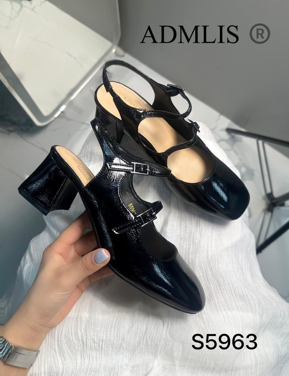 ,туфли женские на каблуках,босоножки на каблуках,белые босоножки на низком каблуке,женские босоножки