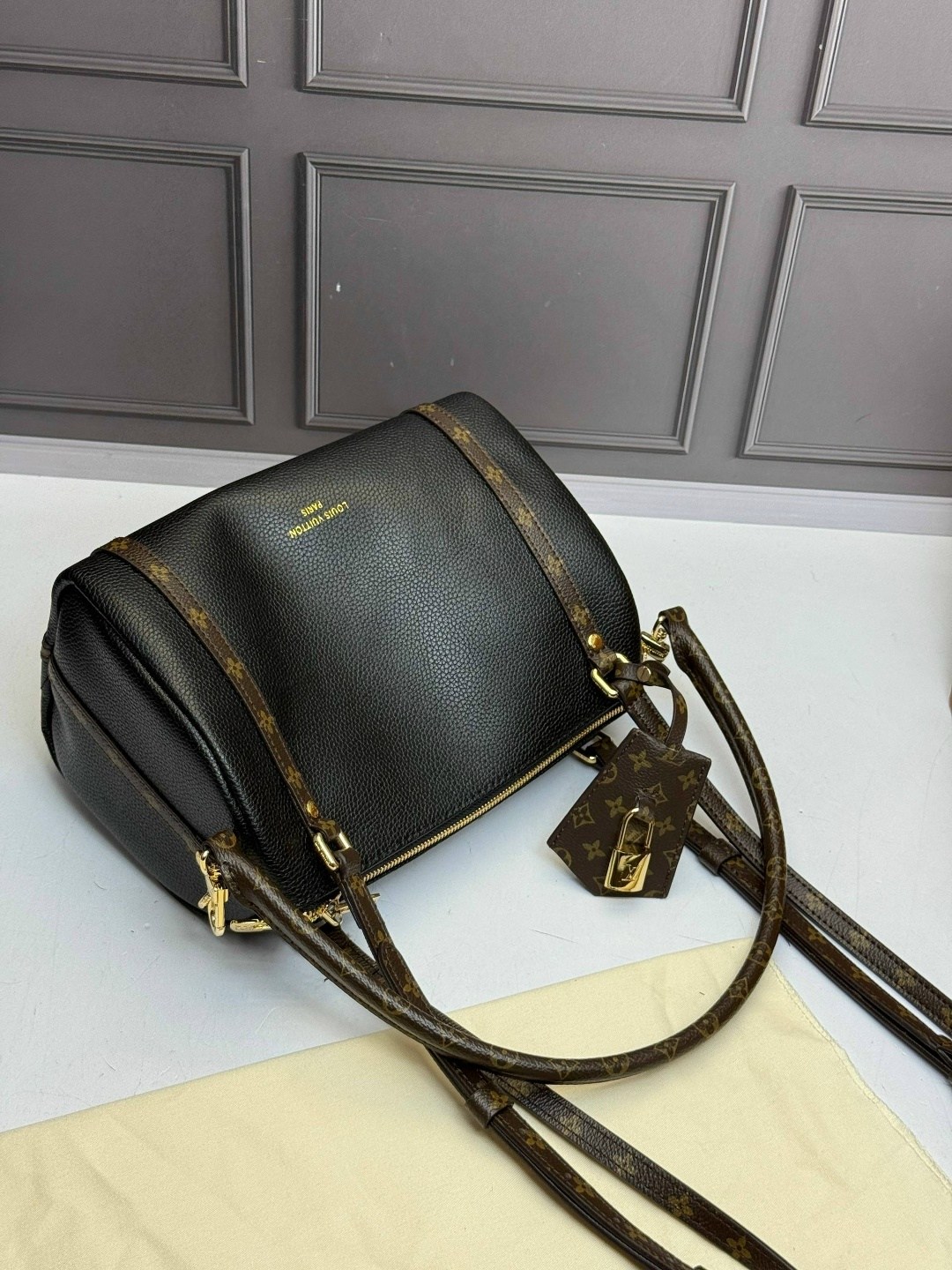 сумка louis vuitton,сумка louis vuitton женская,louis vuitton сумка на плечо,дорожная сумка louis vuitton,сумка саквояж louis vuitton lv канва кожа