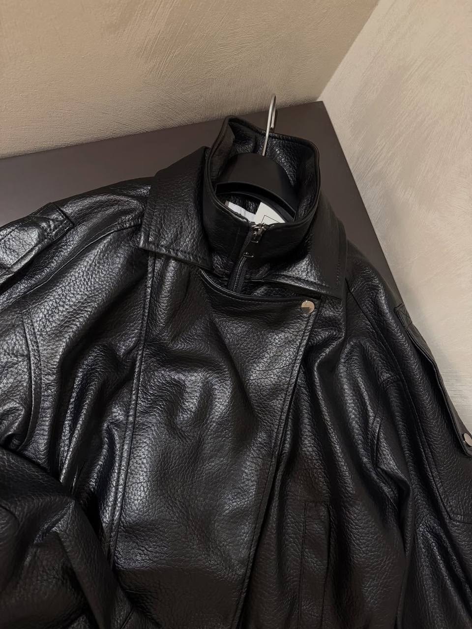кожаная куртка,куртка-косуха из искусственной кожи оверсайз zarina,женская кожаная куртка,куртка-косуха из искусственной кожи оверсайз,женская куртка из искусственной кожи