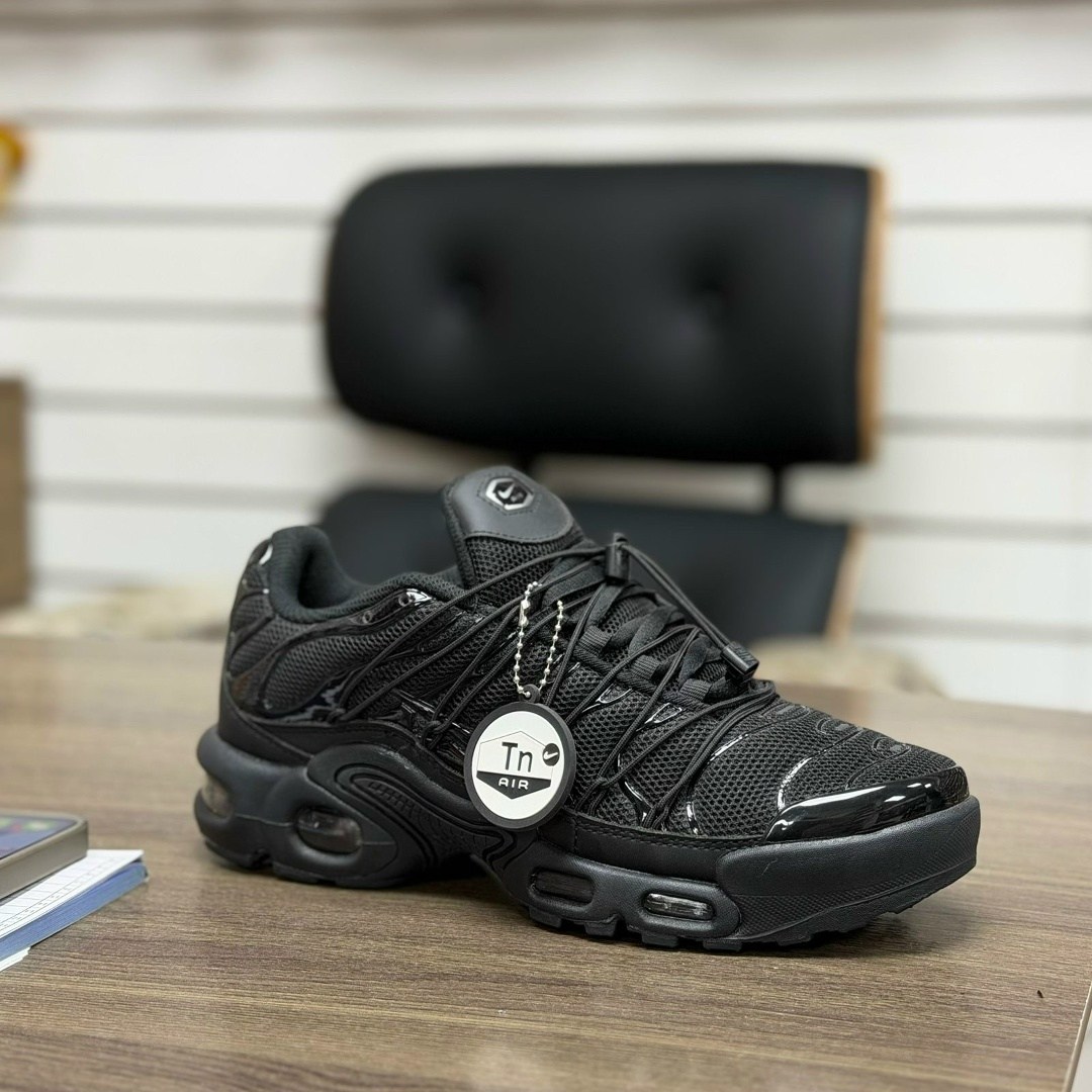 кроссовки nike air max "tn plus",nike air max tn plus black,nike air max tn plus,кроссовки air max "tn plus",кроссовки мужские air max "tn plus"