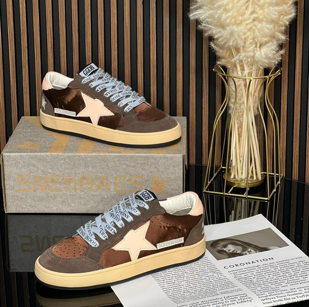 ,кеды golden goose,кроссовки golden goose,замшевые низкие кеды ballstar с аппликацией в виде звезд golden goose черный,golden goose кеды hi star на платформе черный