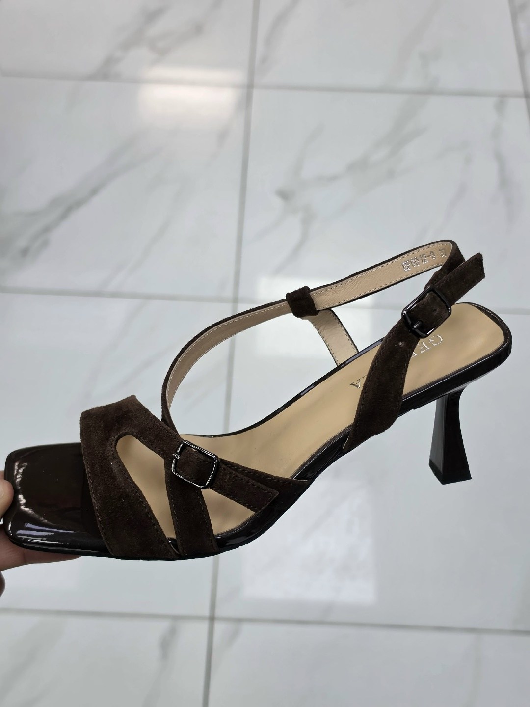 босоножки женские,,босоножки классические,стильные босоножки,бежевые босоножки