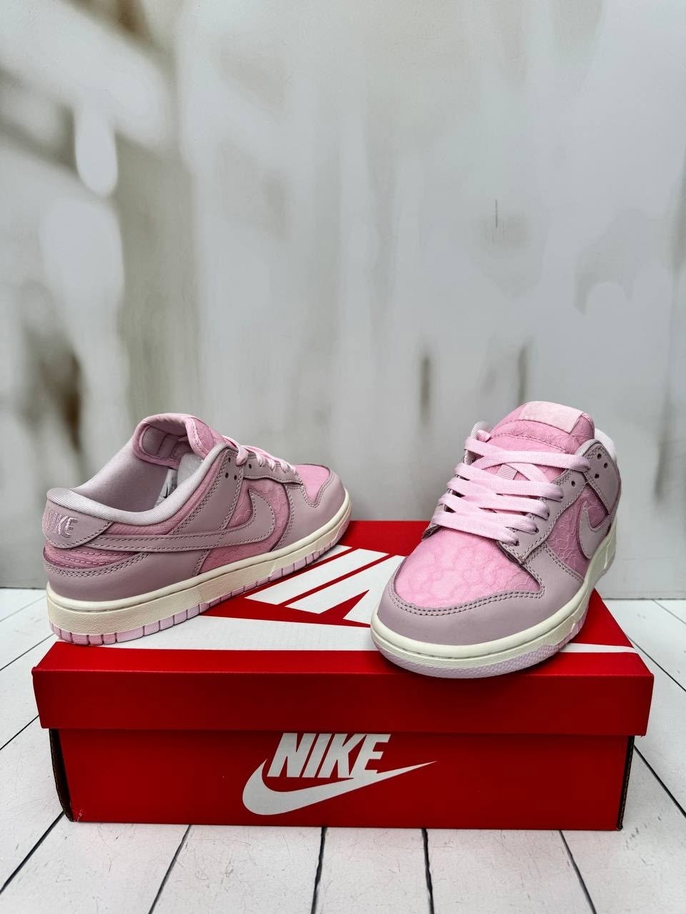 nike dunk low lx pink foam (w),nike dunk low gs 'triple pink',кроссовки женские nike dunk low,nike dunk low,nike sb dunk low розовые