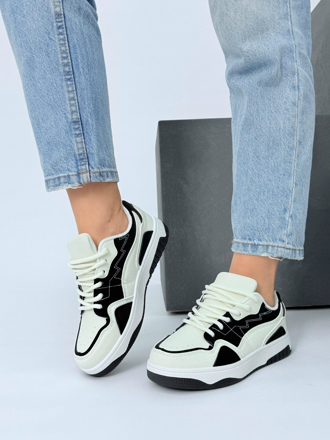 ,женские кроссовки,спортивная ,спортивные кроссовки,кроссовка