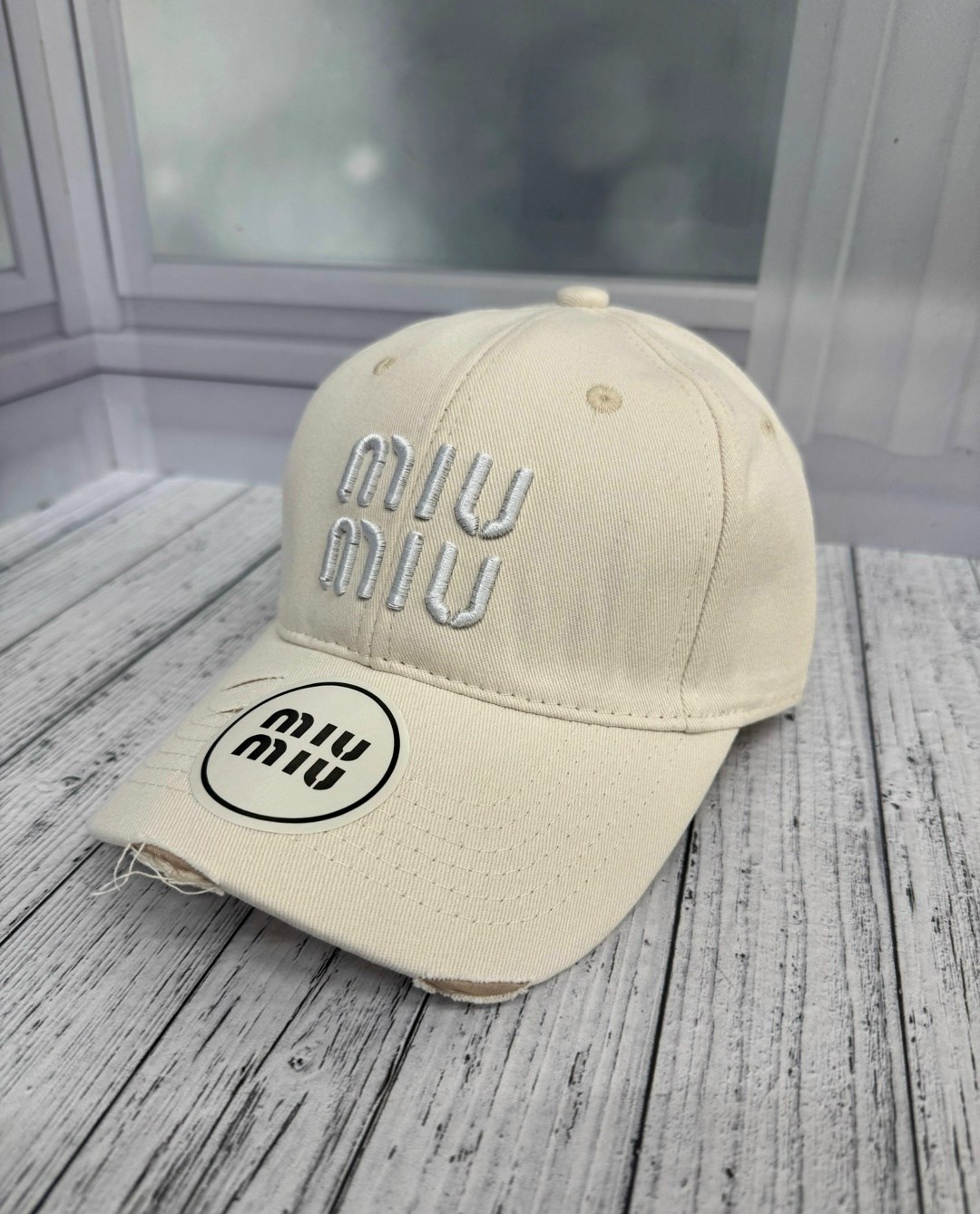 бейсболка miu miu,бейсболка miu,стильная бейсболка,бейсболка женская,кепка