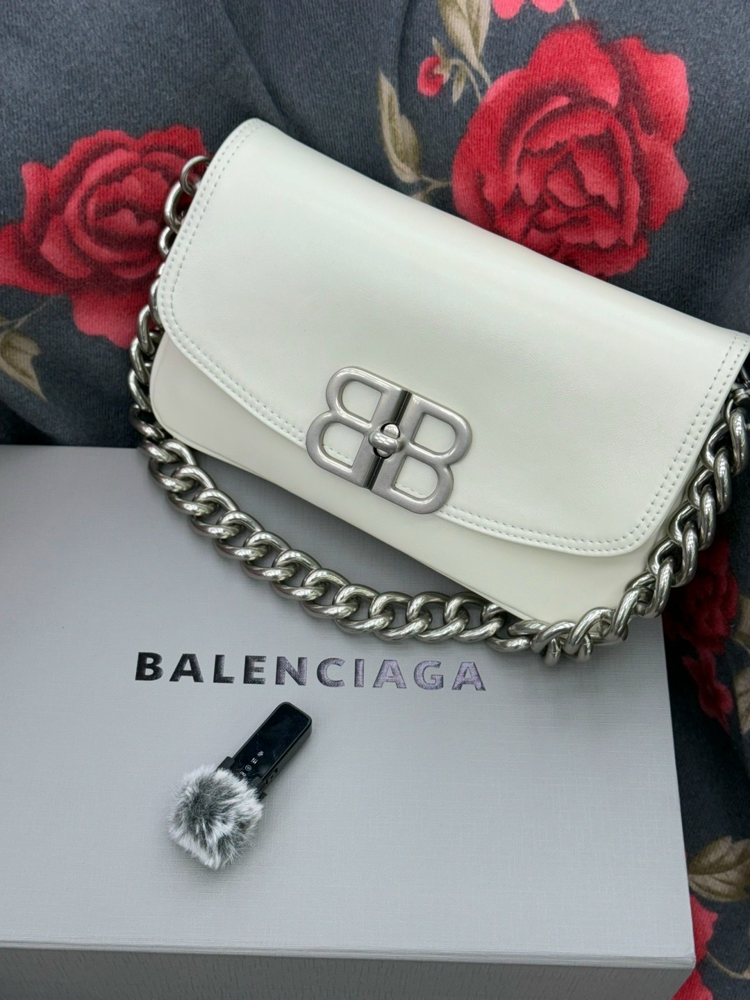 сумка женская balenciaga,сумка balenciaga,balenciaga сумка на плечо,сумка баленсиага розовая,сумка женская balenciaga из натуральной кожи
