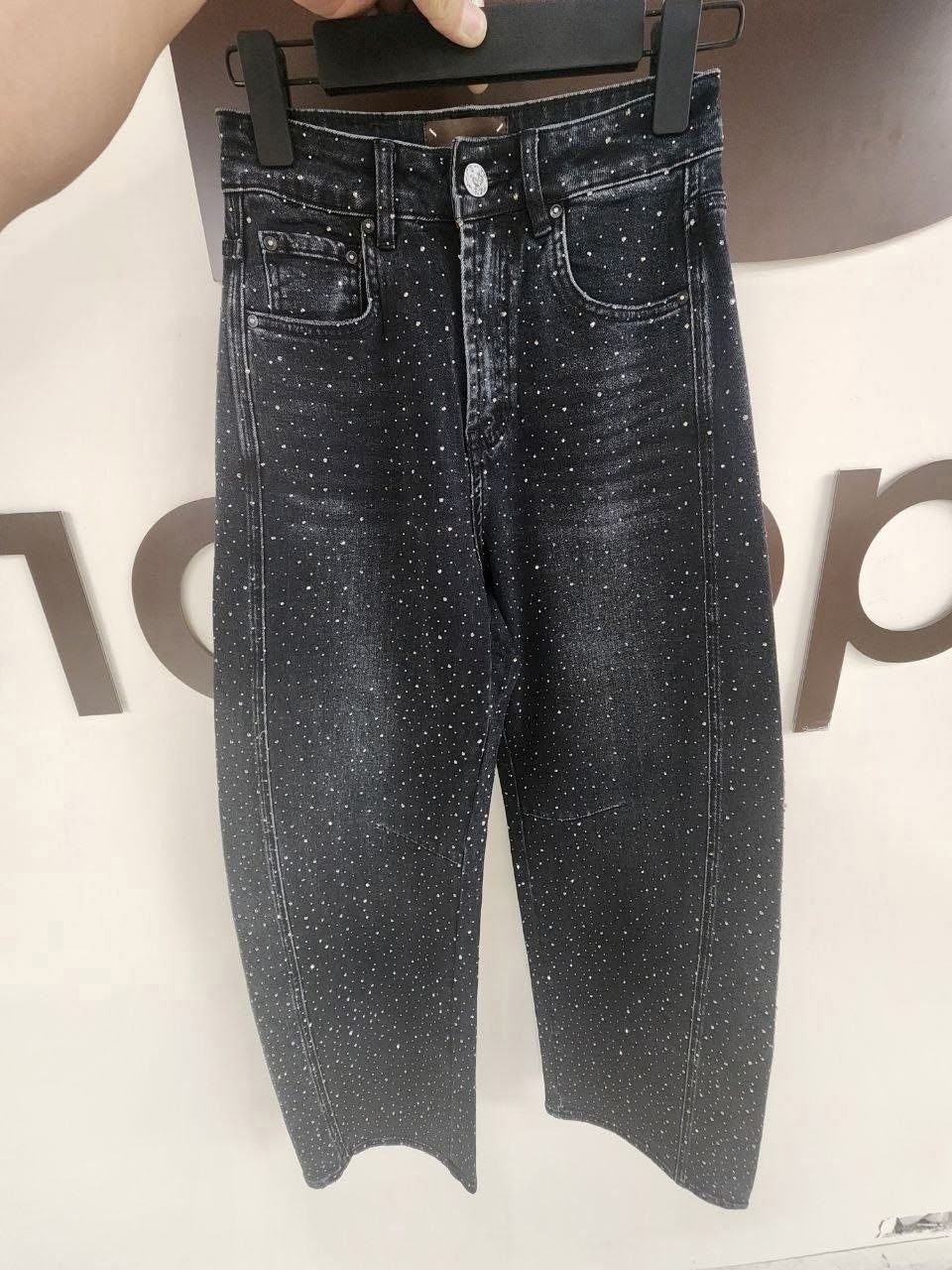 джинсы со стразами,джинсы женские,широкие джинсы,джинсы chanel,женские джинсы со стразами