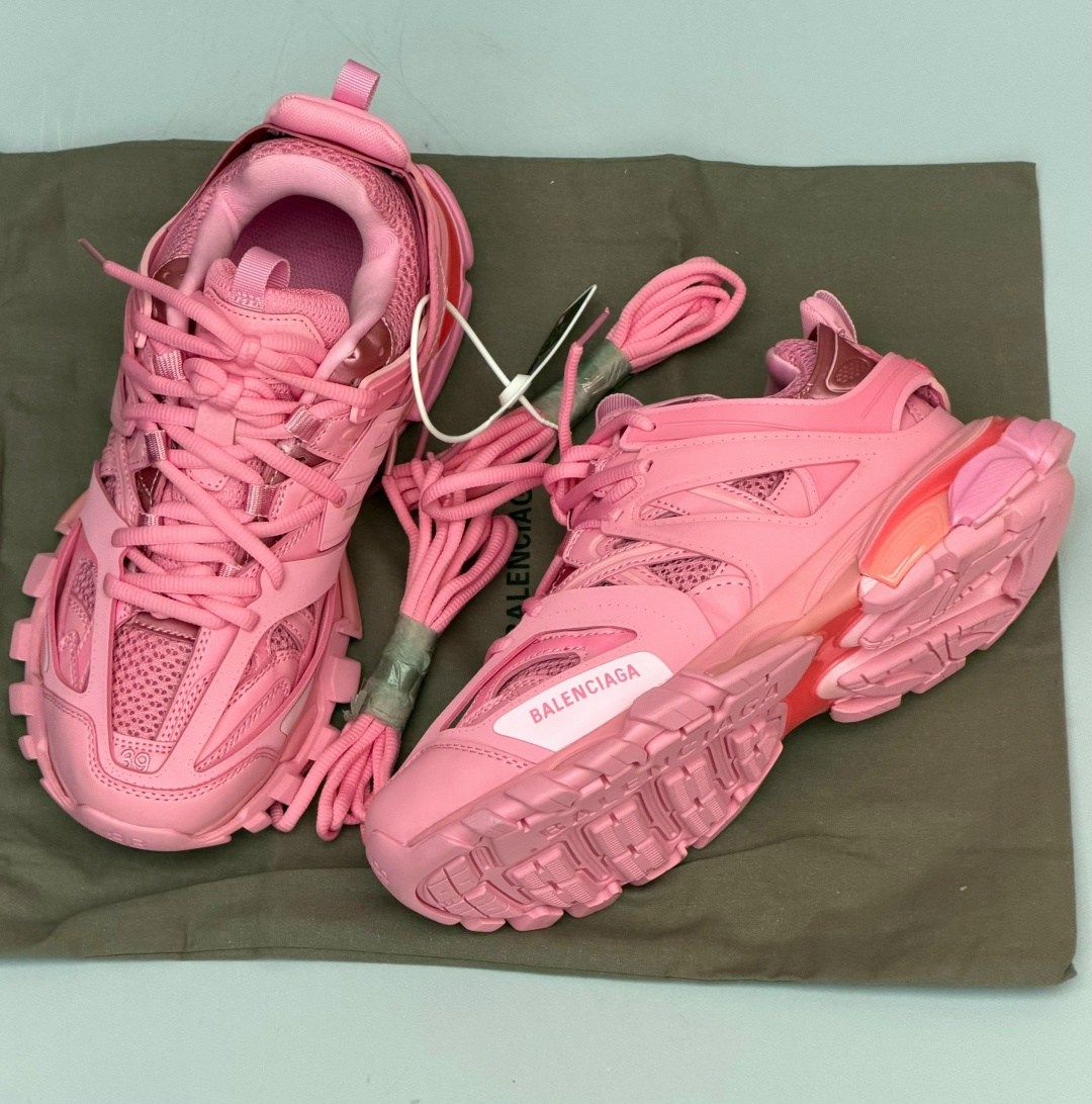 баленсиага кроссовки трек розовые,женские кроссовки balenciaga,кроссовки track 1.0 rose pink balenciaga розовый,кроссовки баленсиага розовые,кроссовки balenciaga women's track sneaker fluo pink