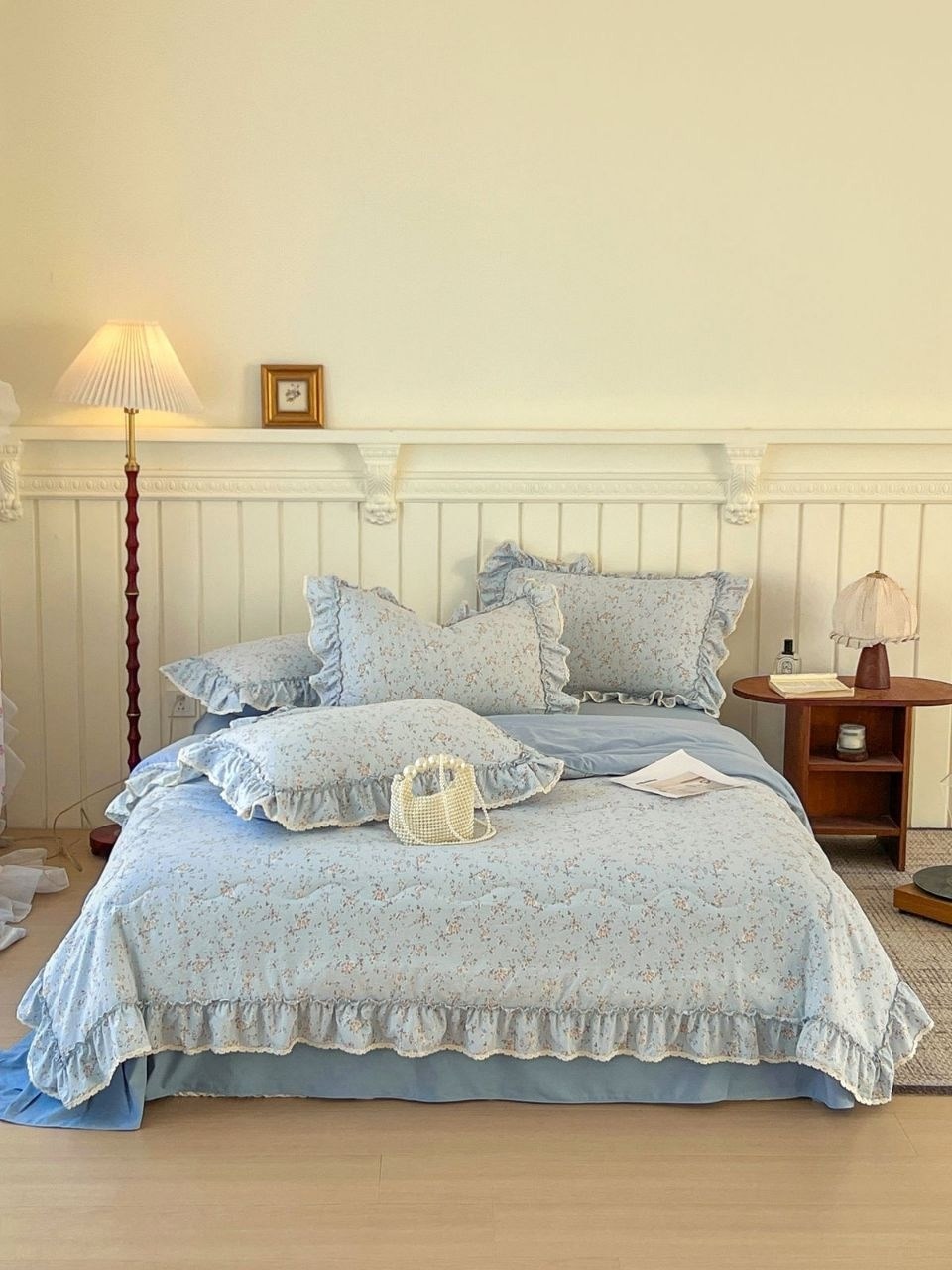 комплект постельного белья,постельного белья,покрывала,покрывало комплект,пододеяльник с рюшами