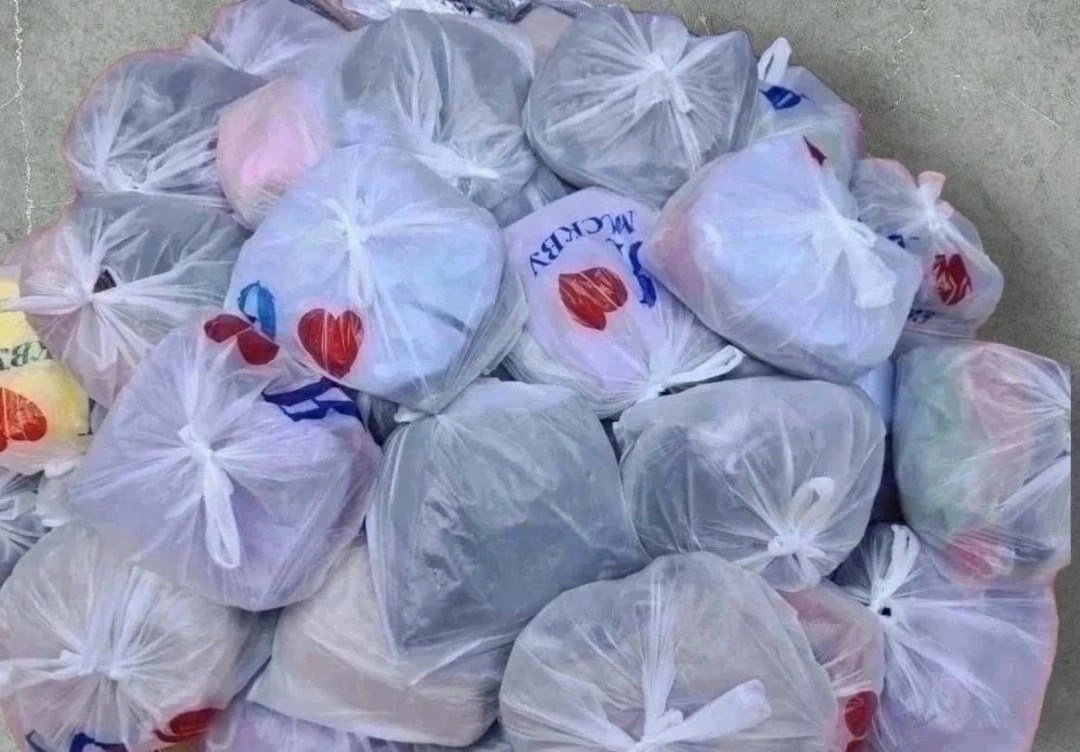 в пакете,вещи в пакетах,мешок с одеждой,женские вещи пакетом,пакет вещей женских