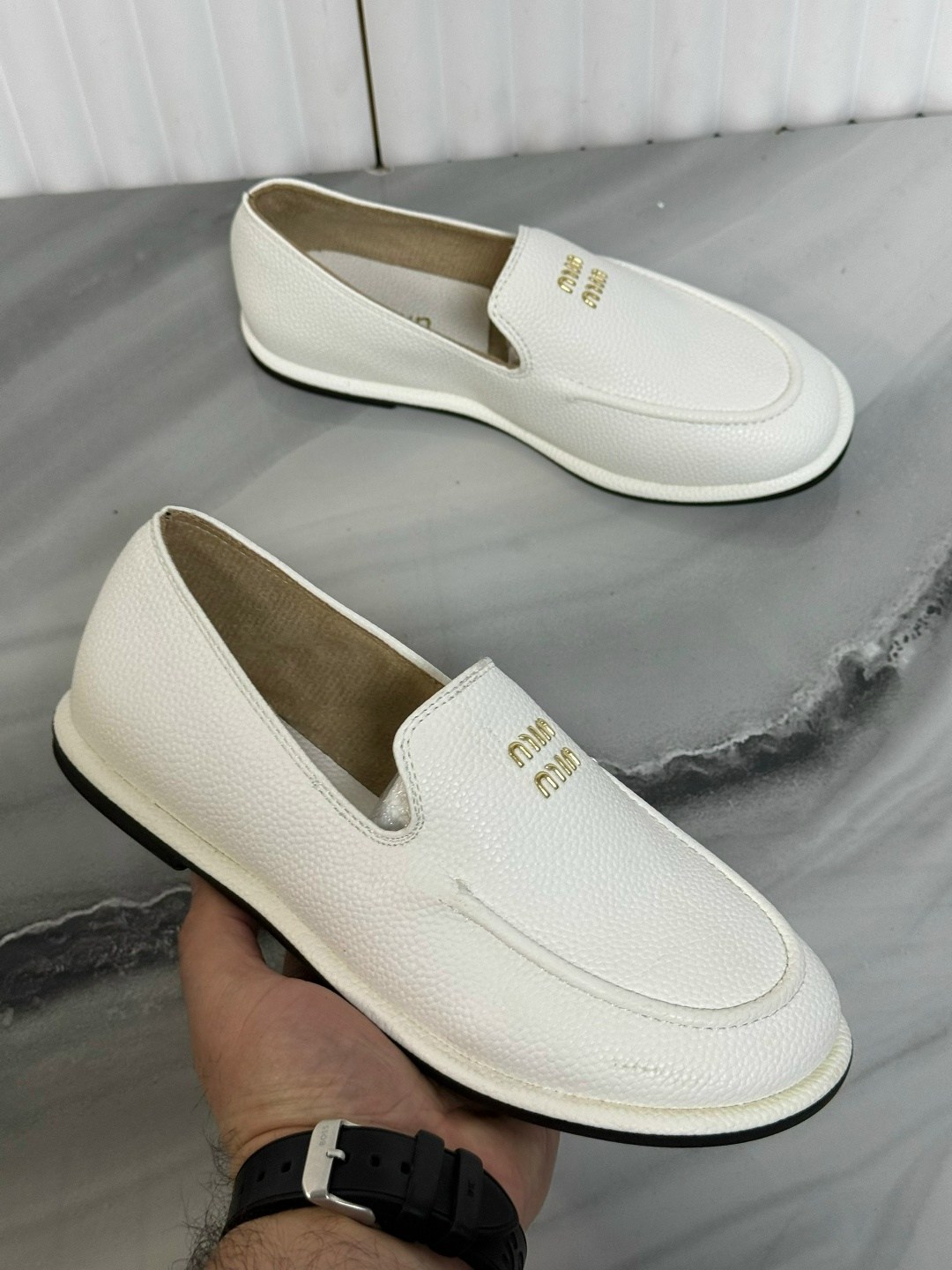 женские кожаные лоферы miu miu коричневые,женские кожаные лоферы miu miu коричневые lm-22527,,лоферы miu miu,prada лоферы