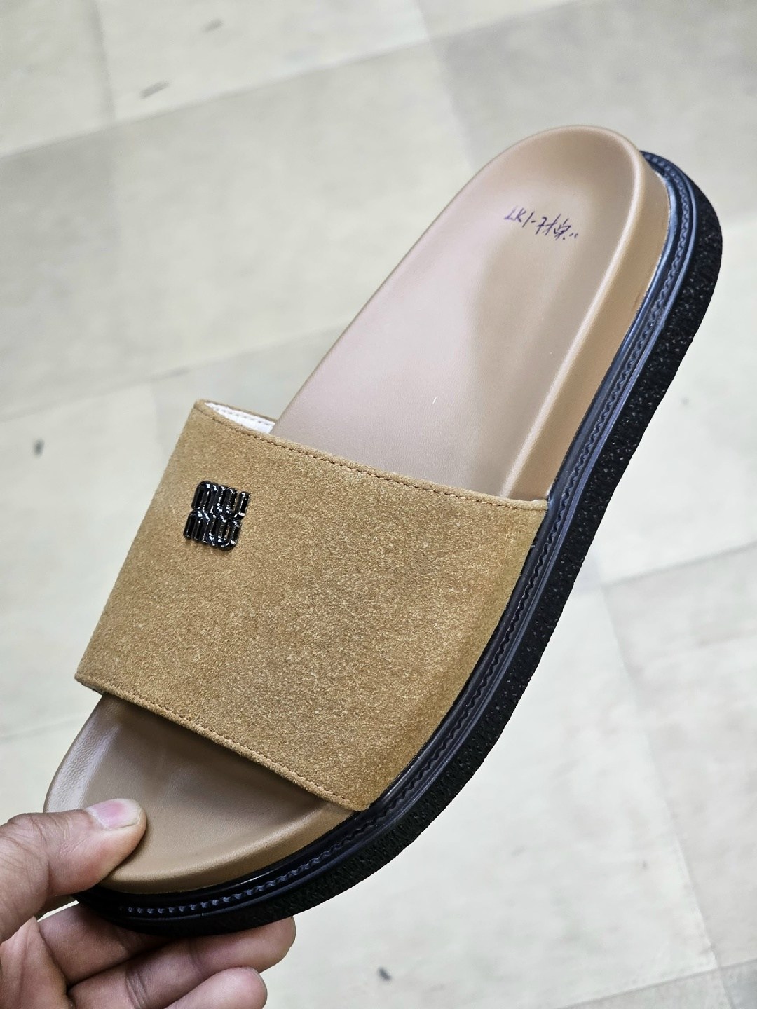 ,мужские шлепанцы,женские шлепанцы,сандалии мужские,мужские шлепки