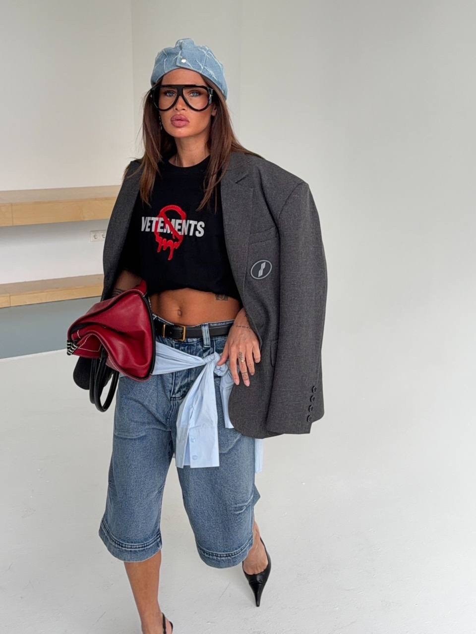 футболка vetements,футболка с логотипом vetements,vetements логотип,хлопковая футболка vetements,the vetements t shirt