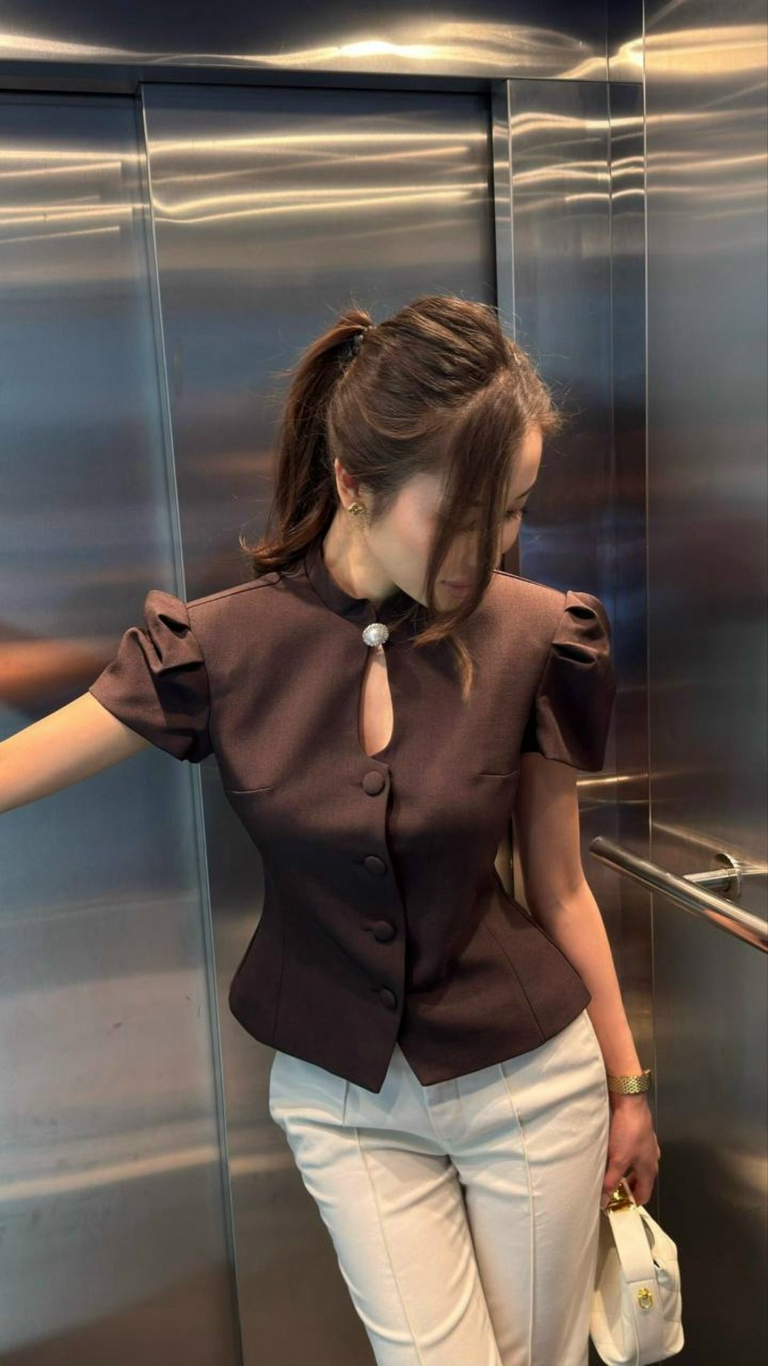 приталенная блуза,приталенная блуза с воротником-стойкой,пиджак приталенный с коротким рукавом и баской mm dream collection,пиджак приталенный,жакет пиджак приталенный