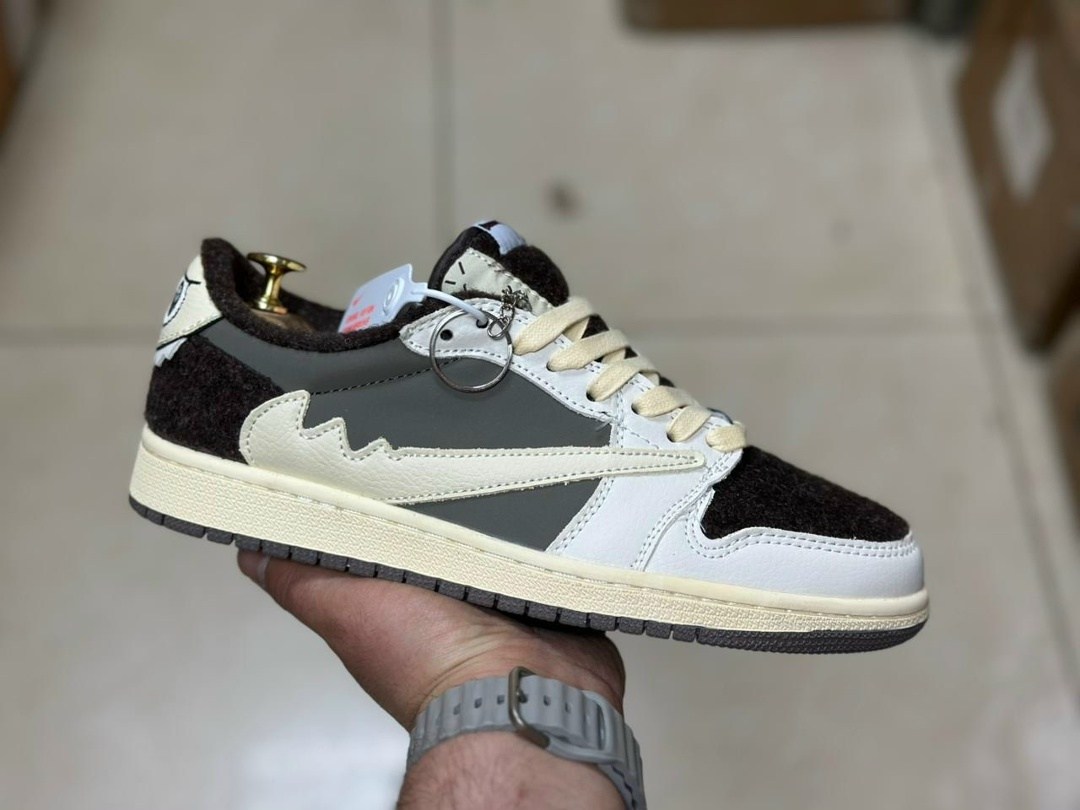 кроссовки travis scott x air jordan 1 low,nike air jordan 1 low travis scott,кроссовки nike air jordan 1 low x travis scott,air jordan 1 low travis scott,кроссовки travis scott x air jordan 1