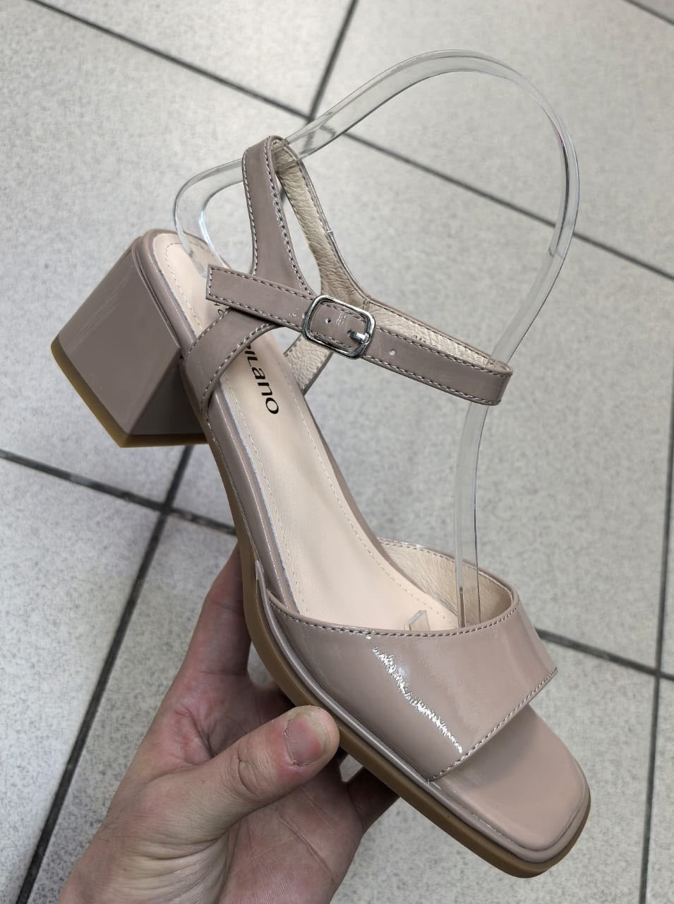 ,красивые босоножки,босоножки серебристые,элегантные босоножки,босоножки на каблуках