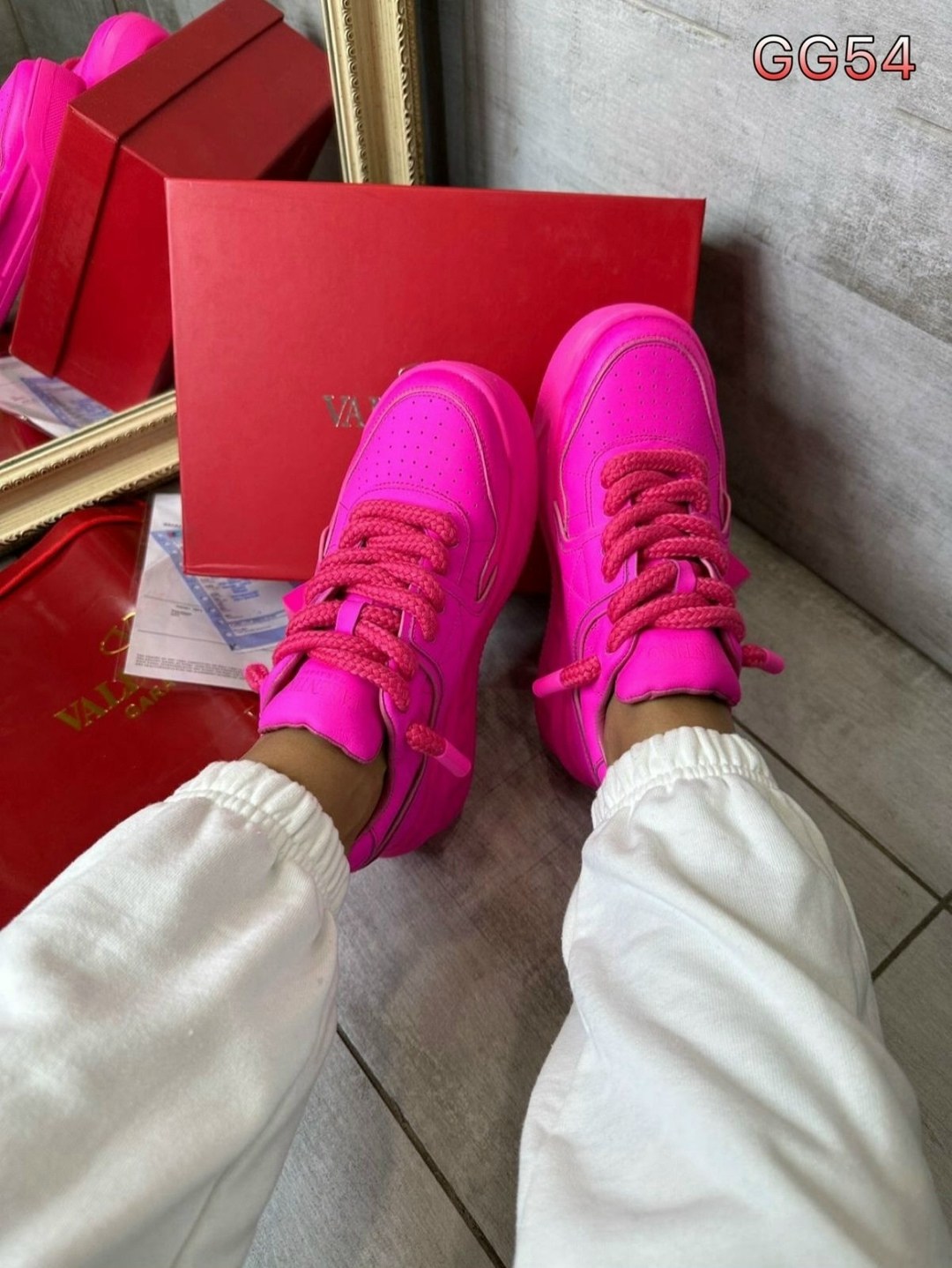кроссовки валентино розовые,кроссовки валентино женские розовые,кроссовки valentino garavani one stud xl,кроссовки женские valentino,