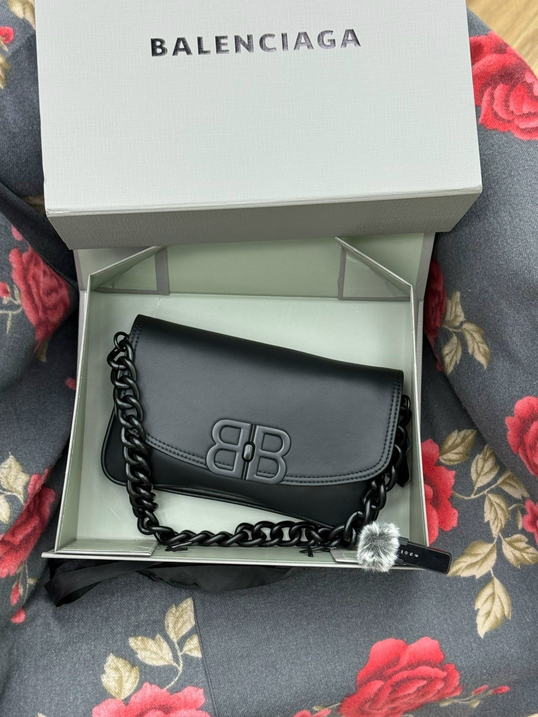 сумка женская balenciaga,сумка balenciaga,balenciaga сумка на плечо,сумка баленсиага розовая,сумка женская balenciaga из натуральной кожи