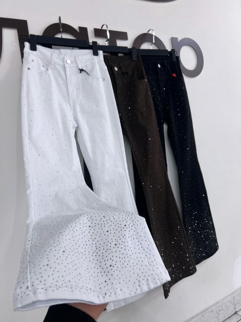 брюки со стразами,прозрачные блестящие брюки,блестящие брюки,брюки клеш,расклешенные брюки
