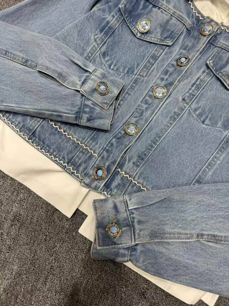 джинсовая куртка,куртка джинсовая женская,модные джинсовые куртки,джинсовая куртка с интересными вставками,повседневная куртка