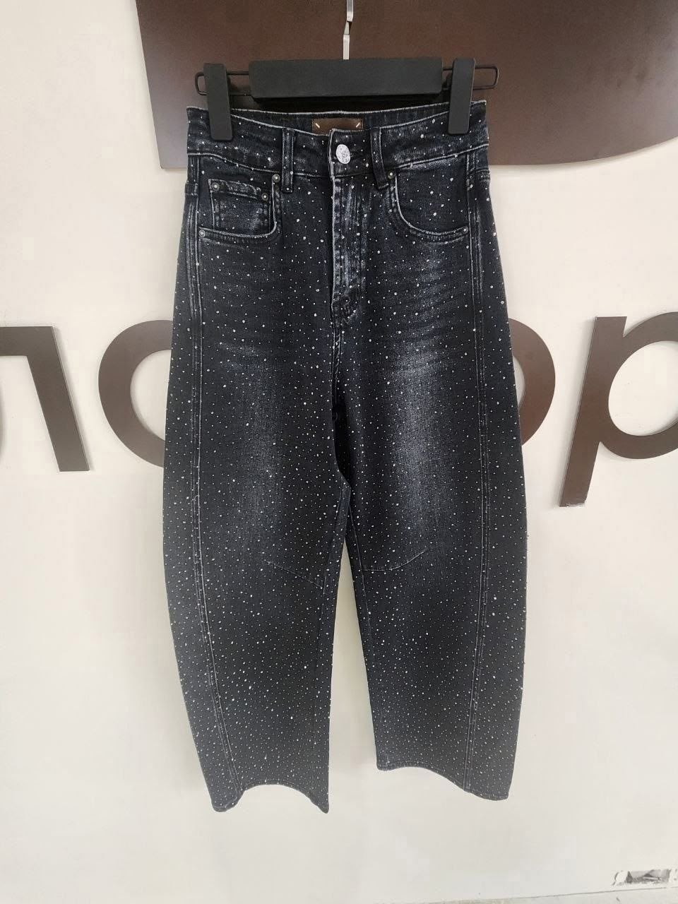 джинсы со стразами,джинсы женские,широкие джинсы,джинсы chanel,женские джинсы со стразами