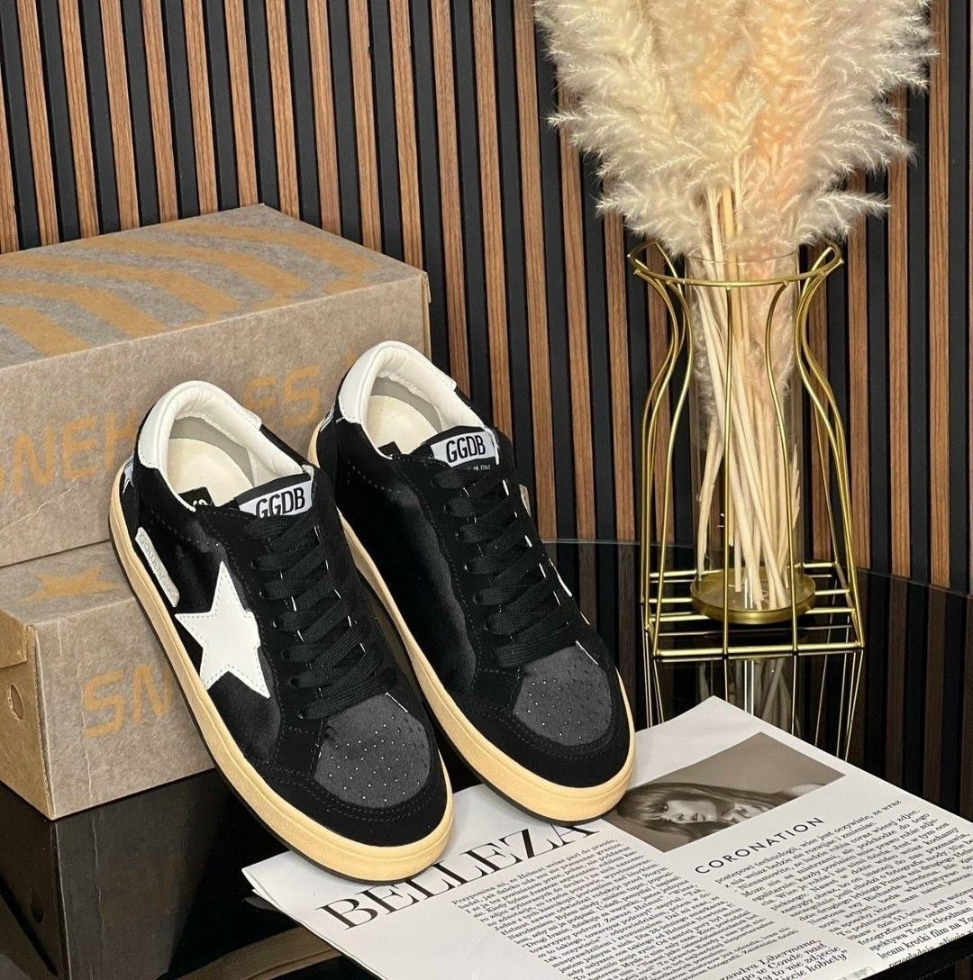 ,кеды golden goose,кроссовки golden goose,замшевые низкие кеды ballstar с аппликацией в виде звезд golden goose черный,golden goose кеды hi star на платформе черный