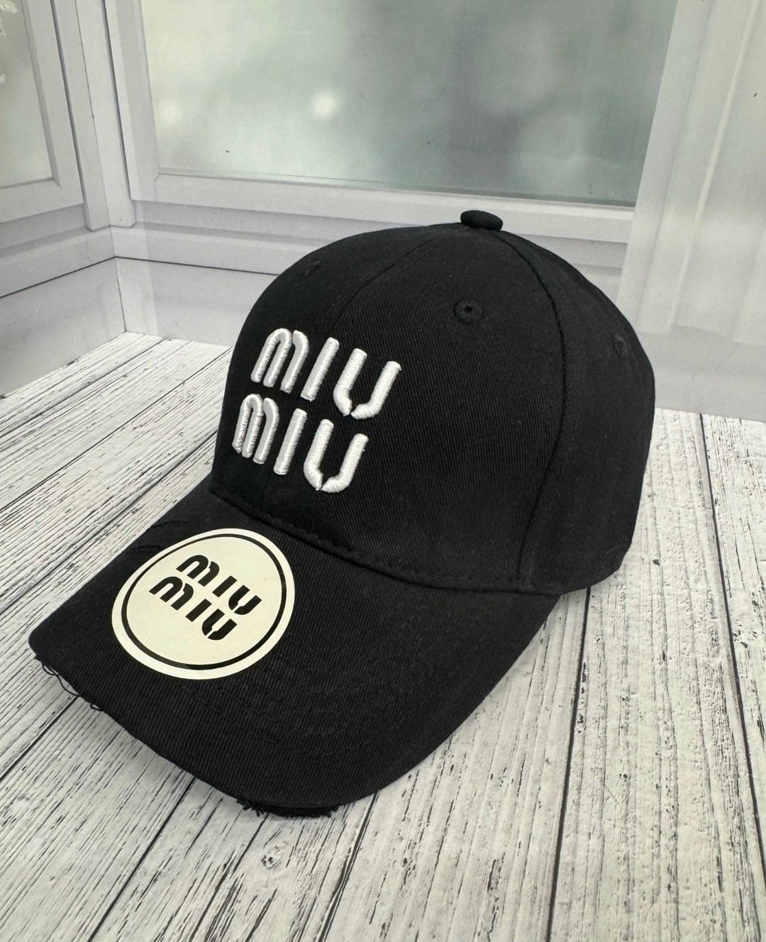 бейсболка miu miu,бейсболка miu,стильная бейсболка,бейсболка женская,кепка