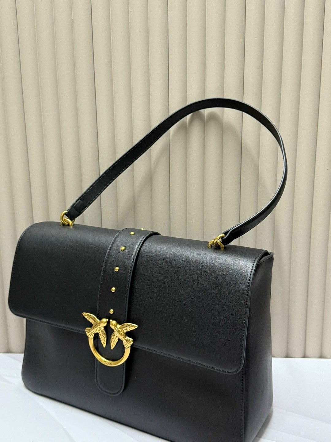 сумка pinko,женская сумка pinko,pinko сумка на плечо,сумка pinko оригинал,сумка женская pinko love bag с чипом