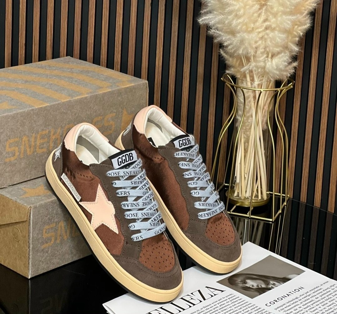 ,кеды golden goose,кроссовки golden goose,замшевые низкие кеды ballstar с аппликацией в виде звезд golden goose черный,golden goose кеды hi star на платформе черный