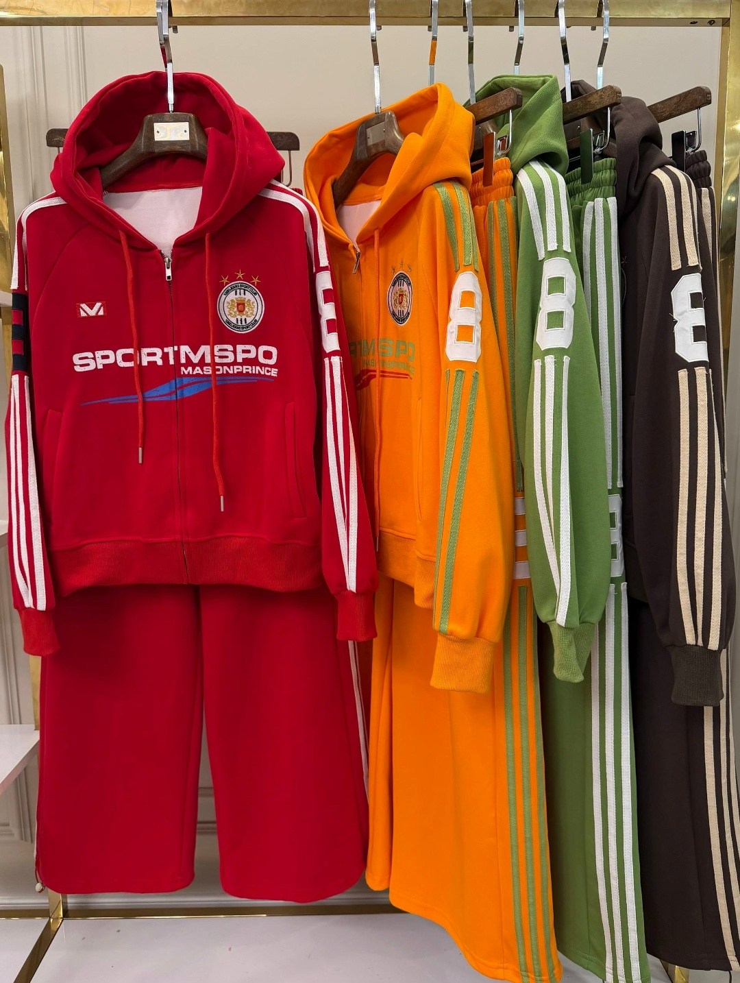 спортивные костюмы женские,спортивные костюм,модные костюмы,оранжевый костюм,оранжевые спортивные костюмы