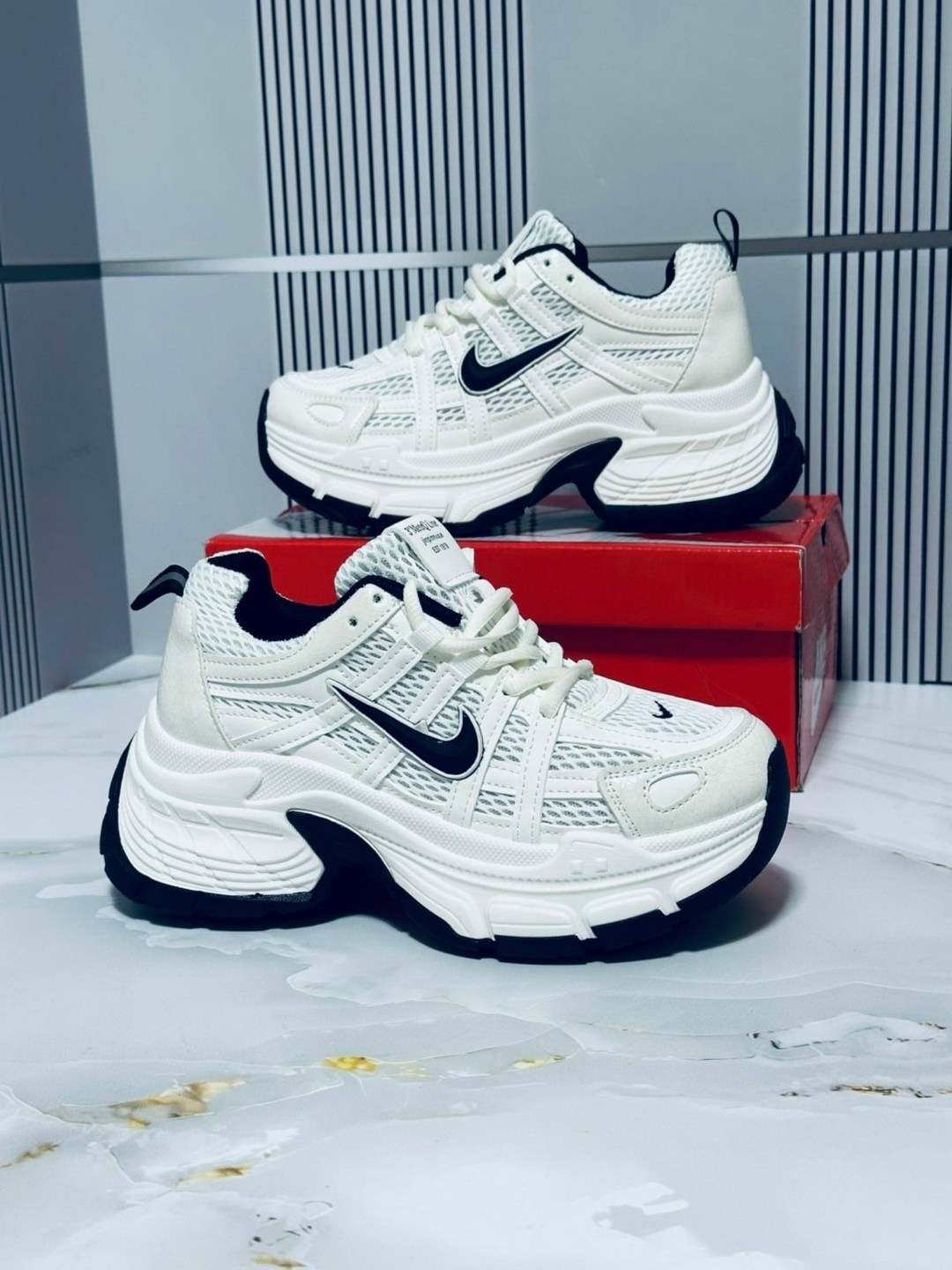 nike initiator white black y2k running casual size 9.5 shoes,кроссовки nike,кроссовки nike initiator,кроссовки женские nike initiator fq6873 101 белые,nike initiator