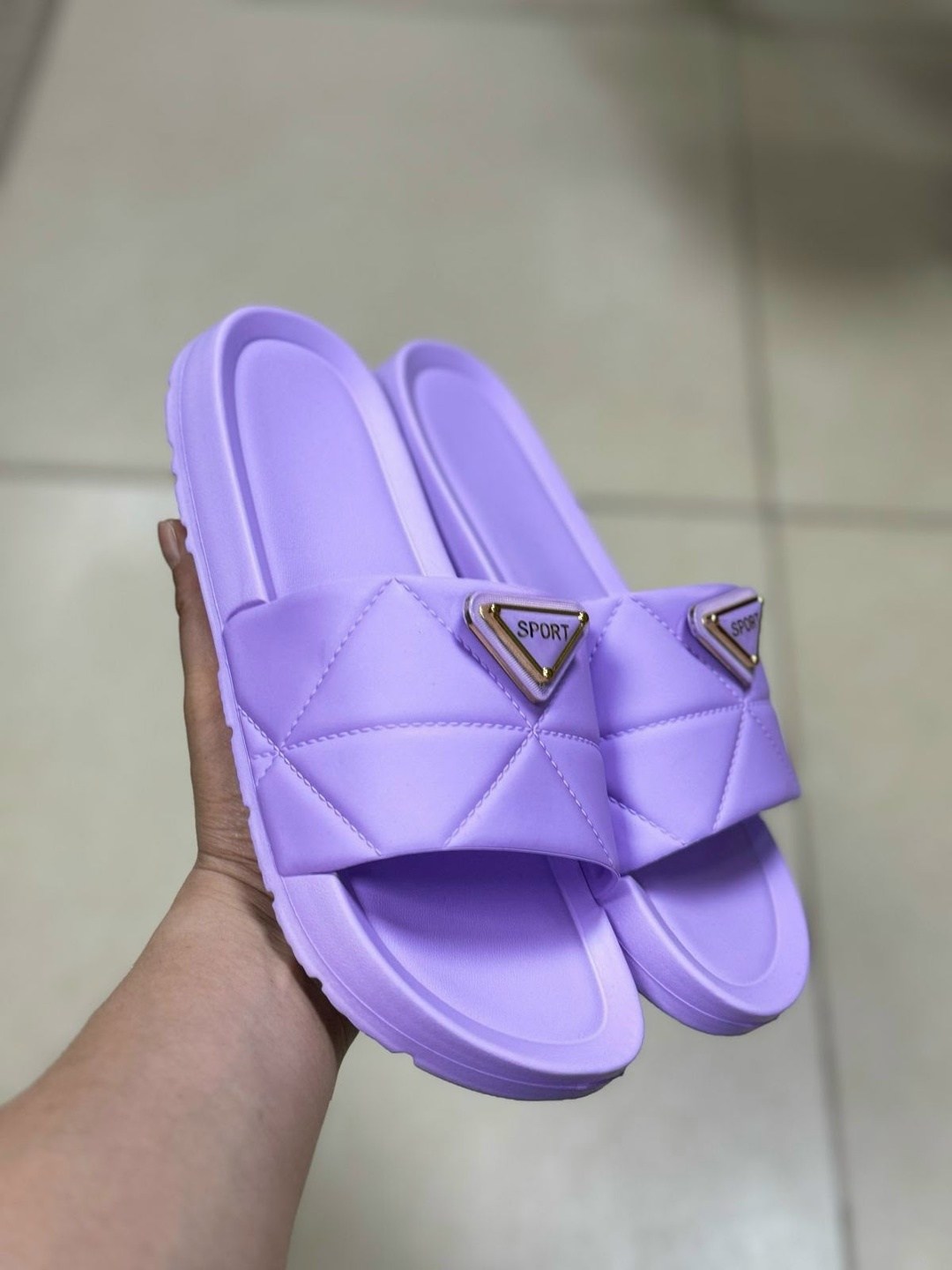 шлепанцы женские,женские сандалии,,шлепки женские,модные тапочки