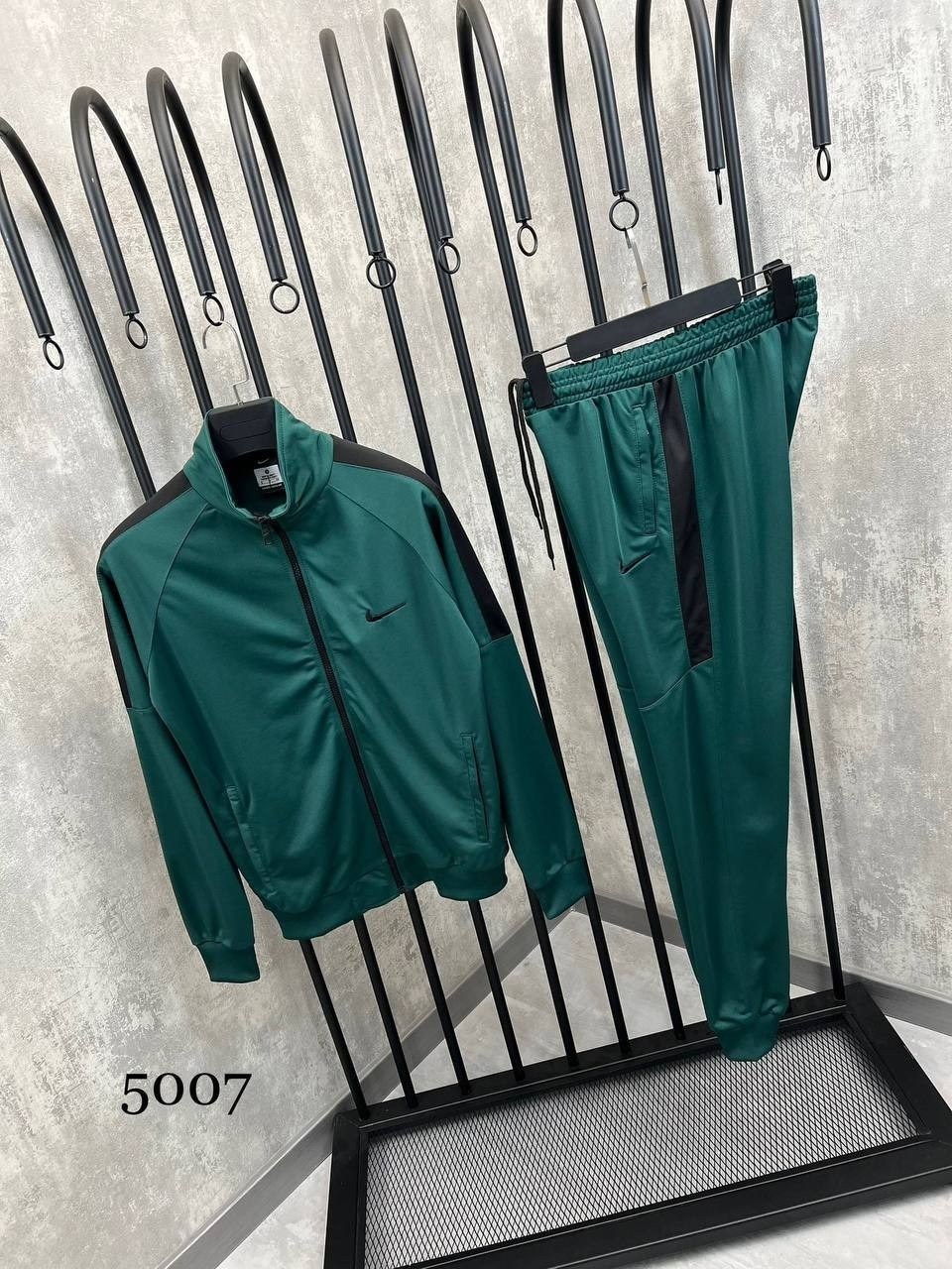 спортивные костюмы nike,спортивные костюмы мужские,мужской спортивный костюм nike,костюм nike,спортивный костюм nike черный