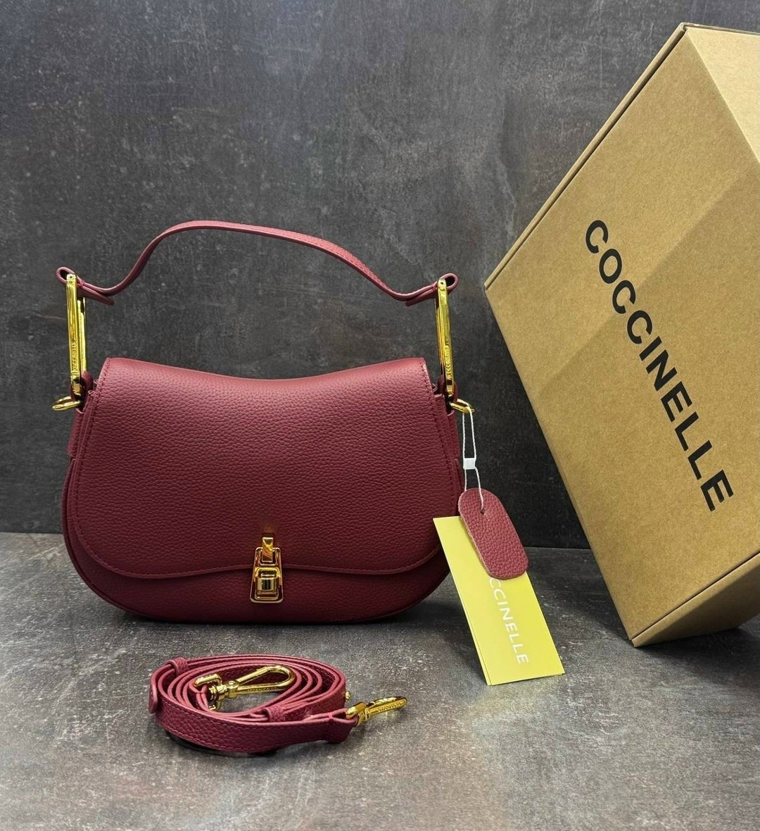 сумка coccinelle,coccinelle сумка на плечо кросс-боди beat soft,сумка женская coccinelle,coccinelle сумка через плечо beat серый,женская сумка