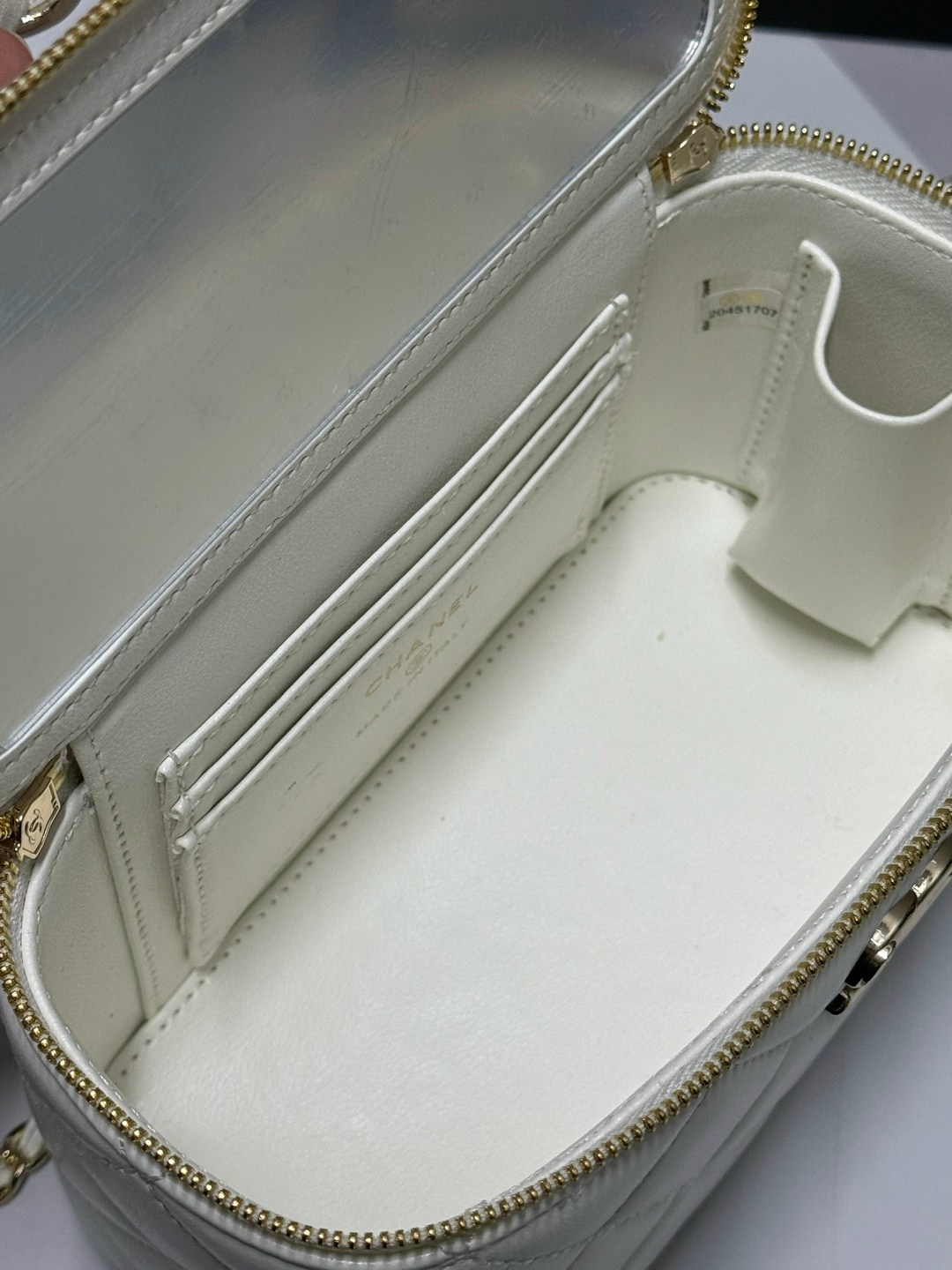 сумка chanel женская,белая кожаная сумка chanel vanity на цепочке,сумка chanel,сумка шанель,сумочка chanel