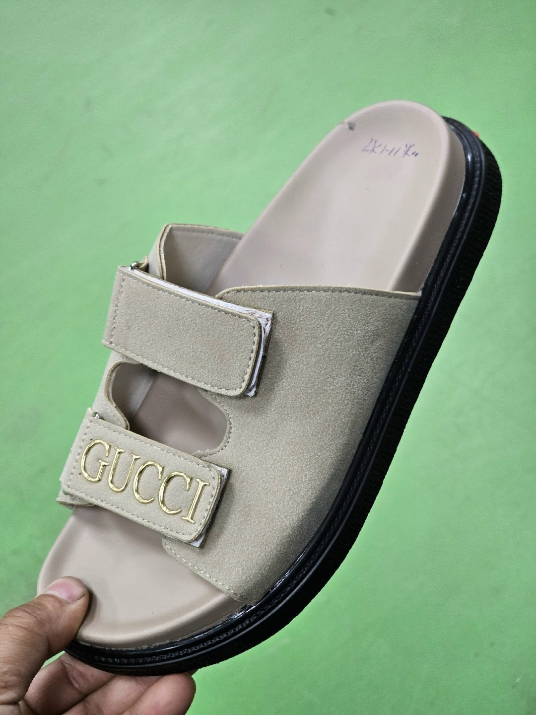 ,шлепанцы fendi,фенди шлепанцы,шлепки фенди,тапочки фенди