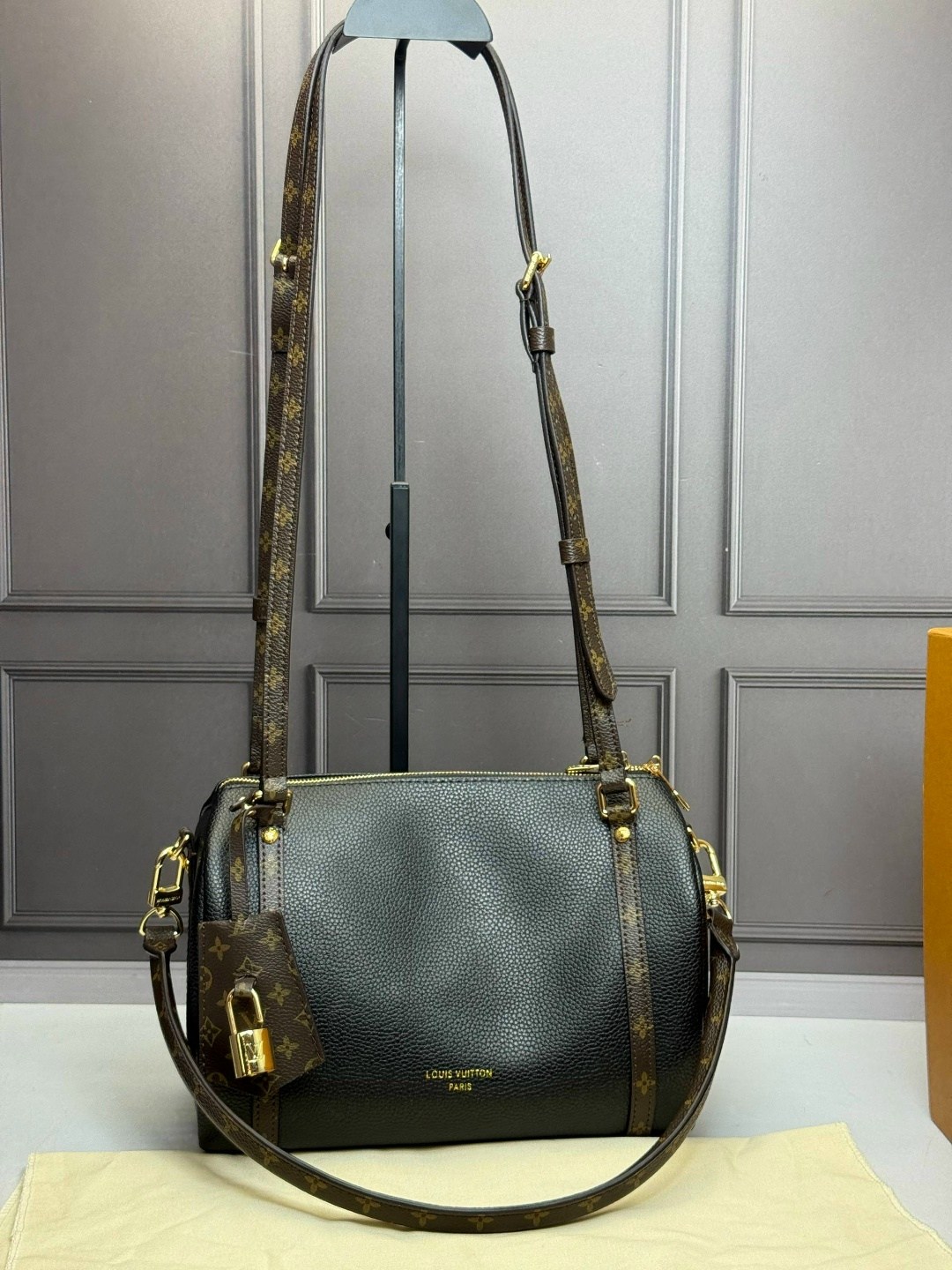 сумка louis vuitton,сумка louis vuitton женская,louis vuitton сумка на плечо,дорожная сумка louis vuitton,сумка саквояж louis vuitton lv канва кожа