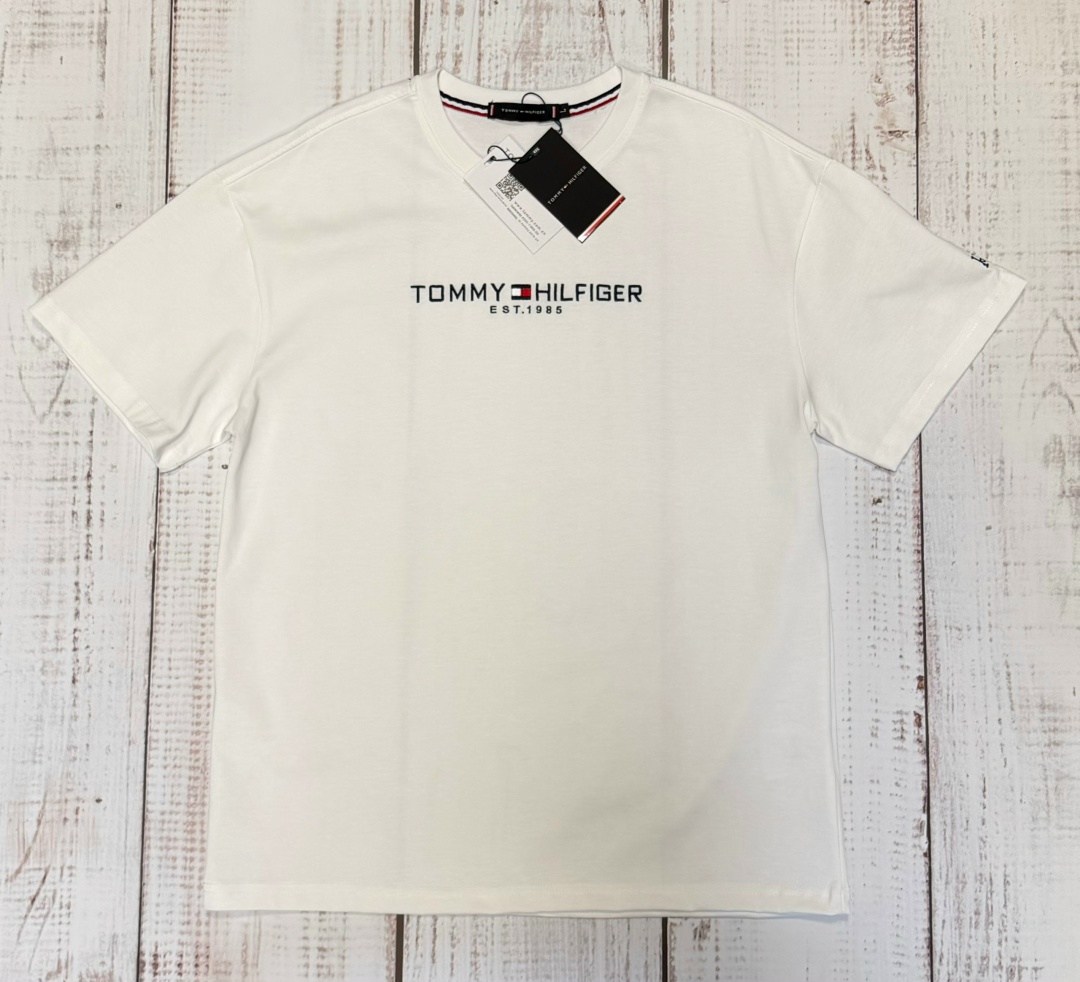 футболка томми хилфигер мужские белая,футболка tommy hilfiger мужская,tommy hilfiger est 1985 футболка,футболка tommy hilfiger,белая футболка с вышитым логотипом tommy hilfiger