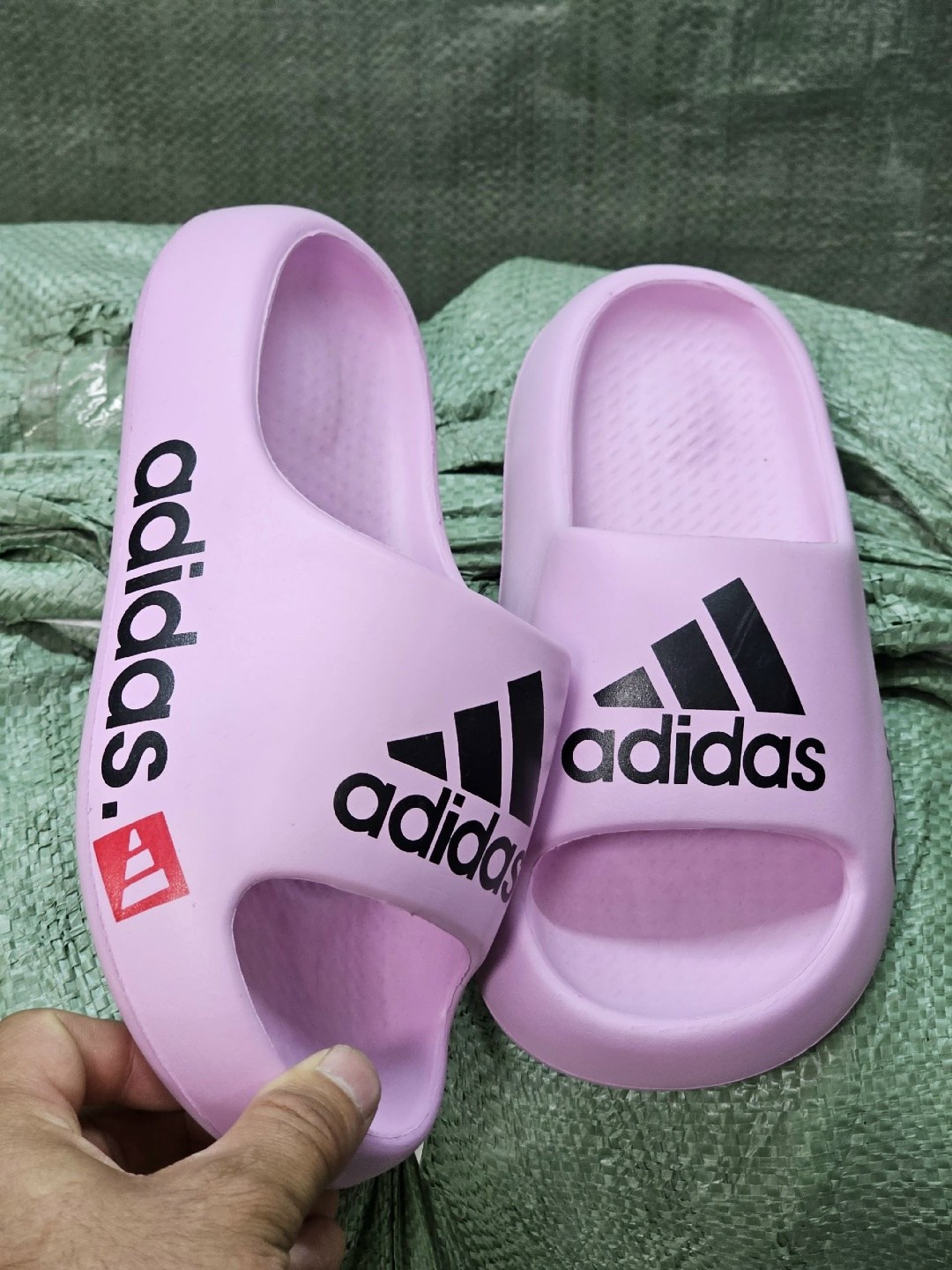 шлепанцы adidas,сланцы adidas,,шлепанцы женские,шлепки adidas