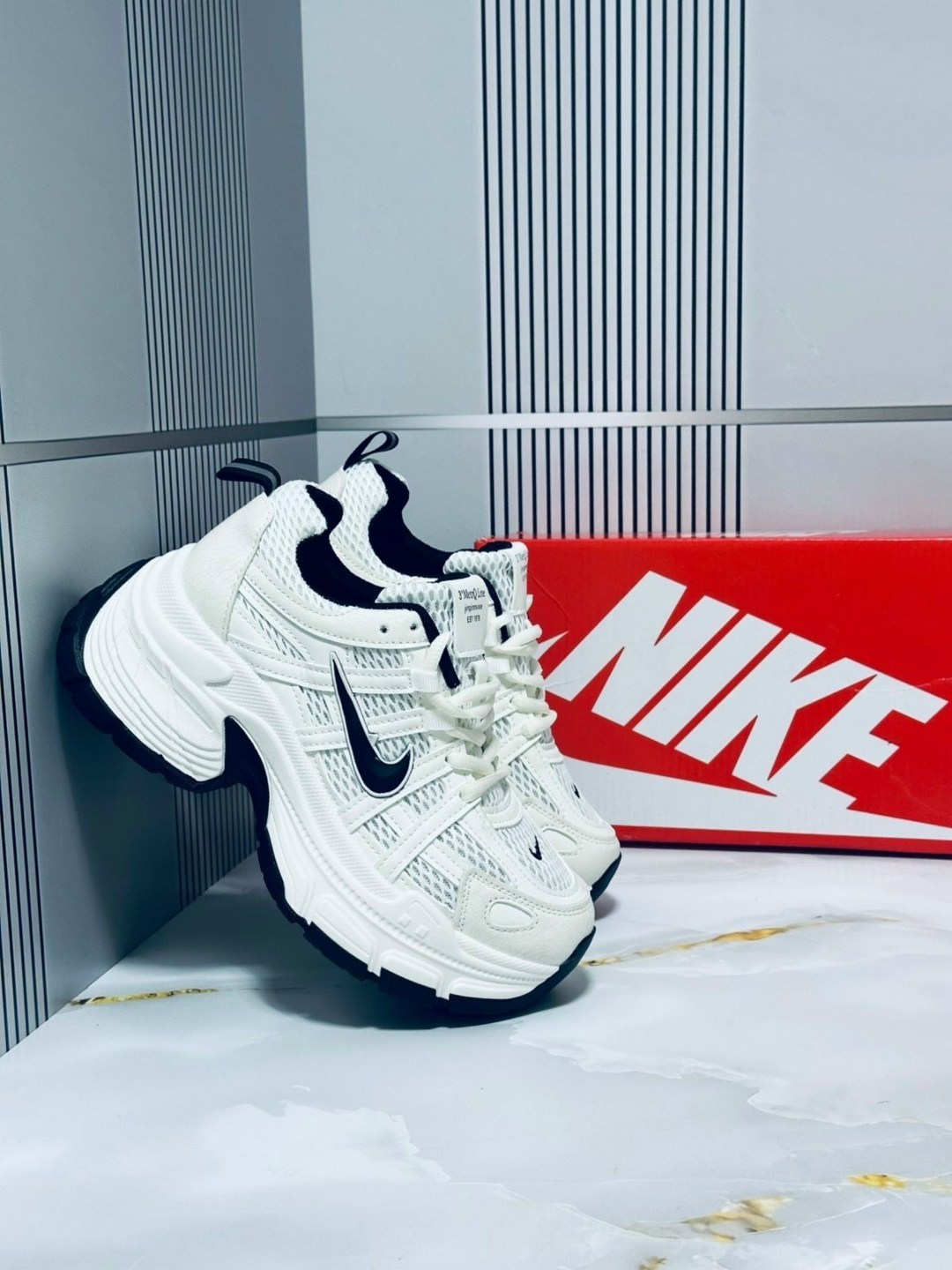 nike initiator white black y2k running casual size 9.5 shoes,кроссовки nike,кроссовки nike initiator,кроссовки женские nike initiator fq6873 101 белые,nike initiator