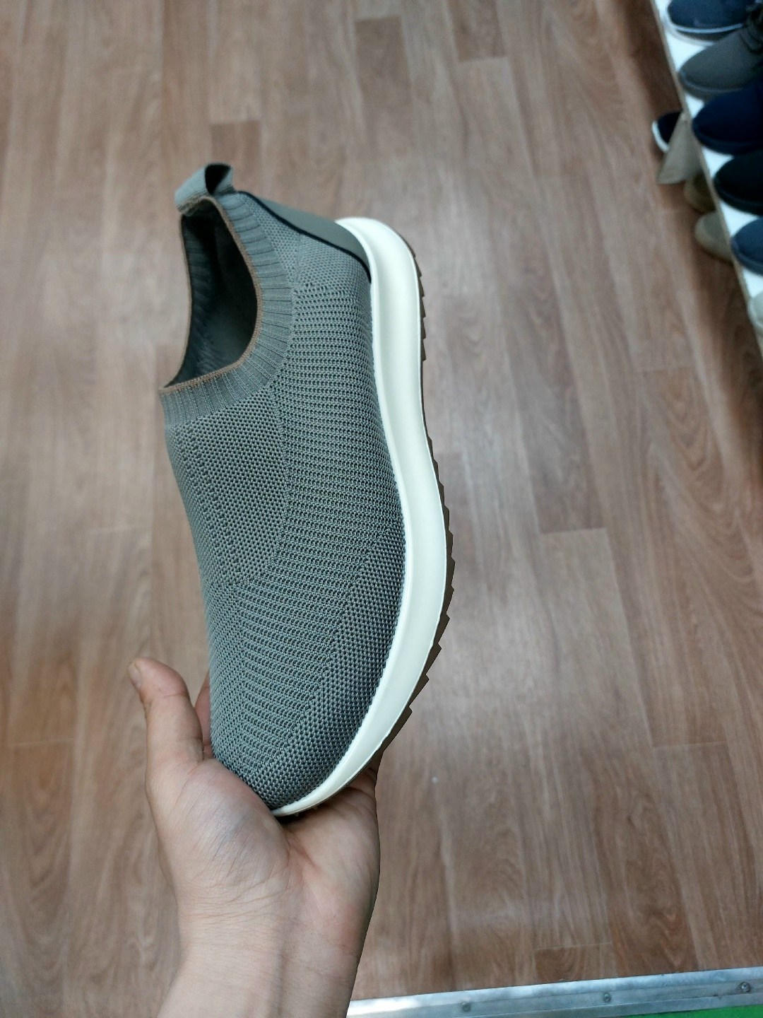 ,спортивная ,кроссовки повседневные,слипоны мужские,кроссовки женскиe