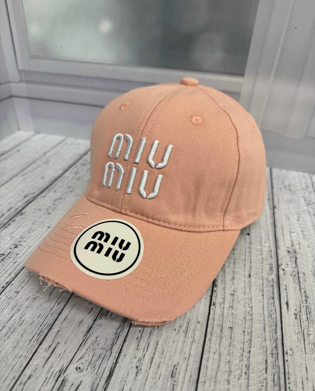 бейсболка miu miu,бейсболка miu,стильная бейсболка,бейсболка женская,кепка