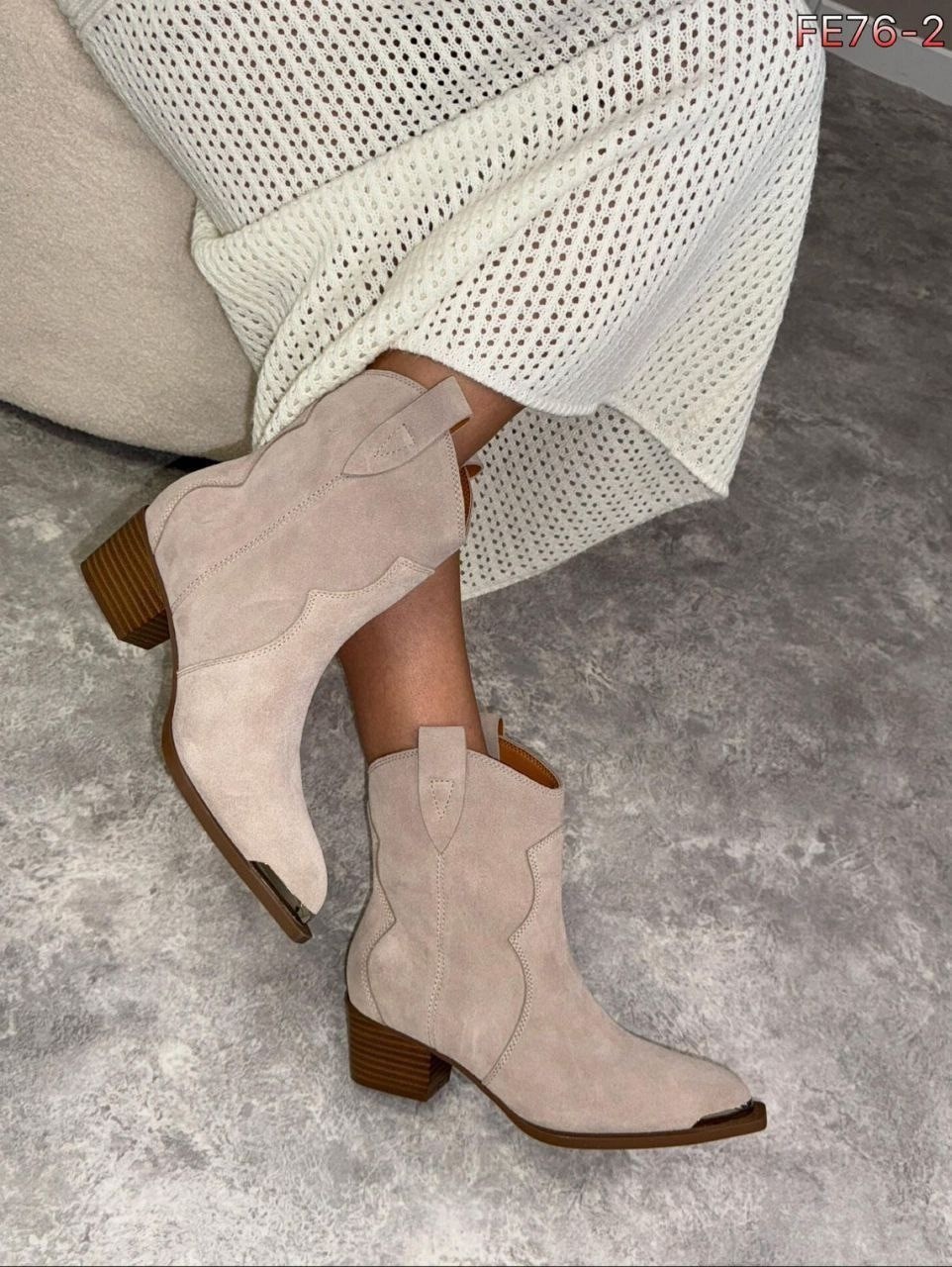 ботинки казаки замшевые демисезонные на каблуке бежевые,ботинки казаки натуральная замша высокие,сапоги казаки женские замшевые,ботинки казаки женские,ботинки казаки замшевые