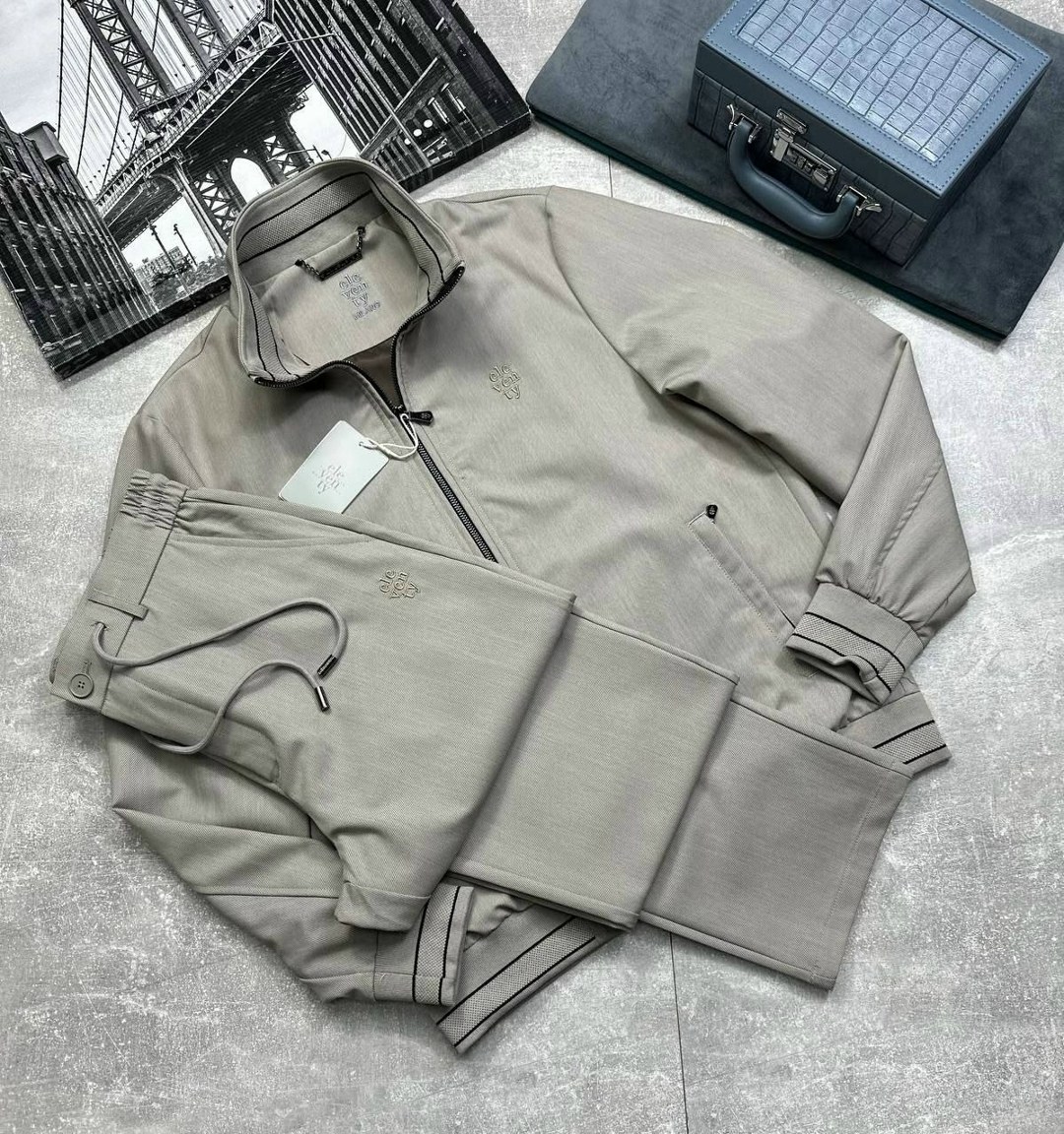 куртка стильная,брендовые куртки,куртка кожаная,легкая куртка,двухсторонняя куртка