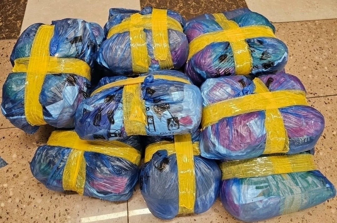 в пакете,большие пакеты,пакеты ,мешок с вещами