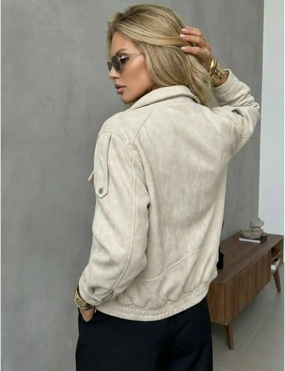 куртка женская бежевая,куртка женская,куртка кожаная женская,замшевая куртка,легкая куртка